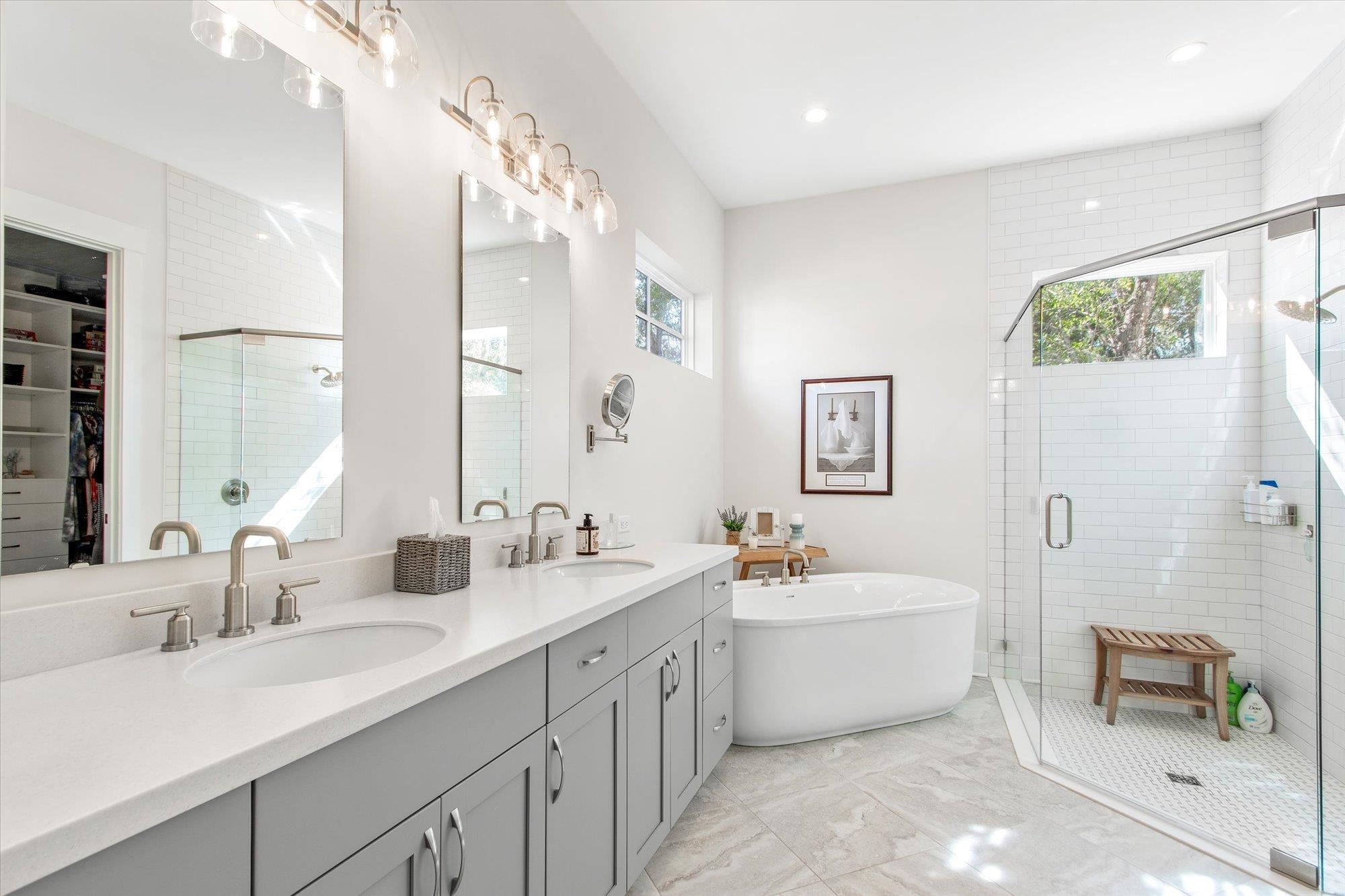 28341 Grandview Manor