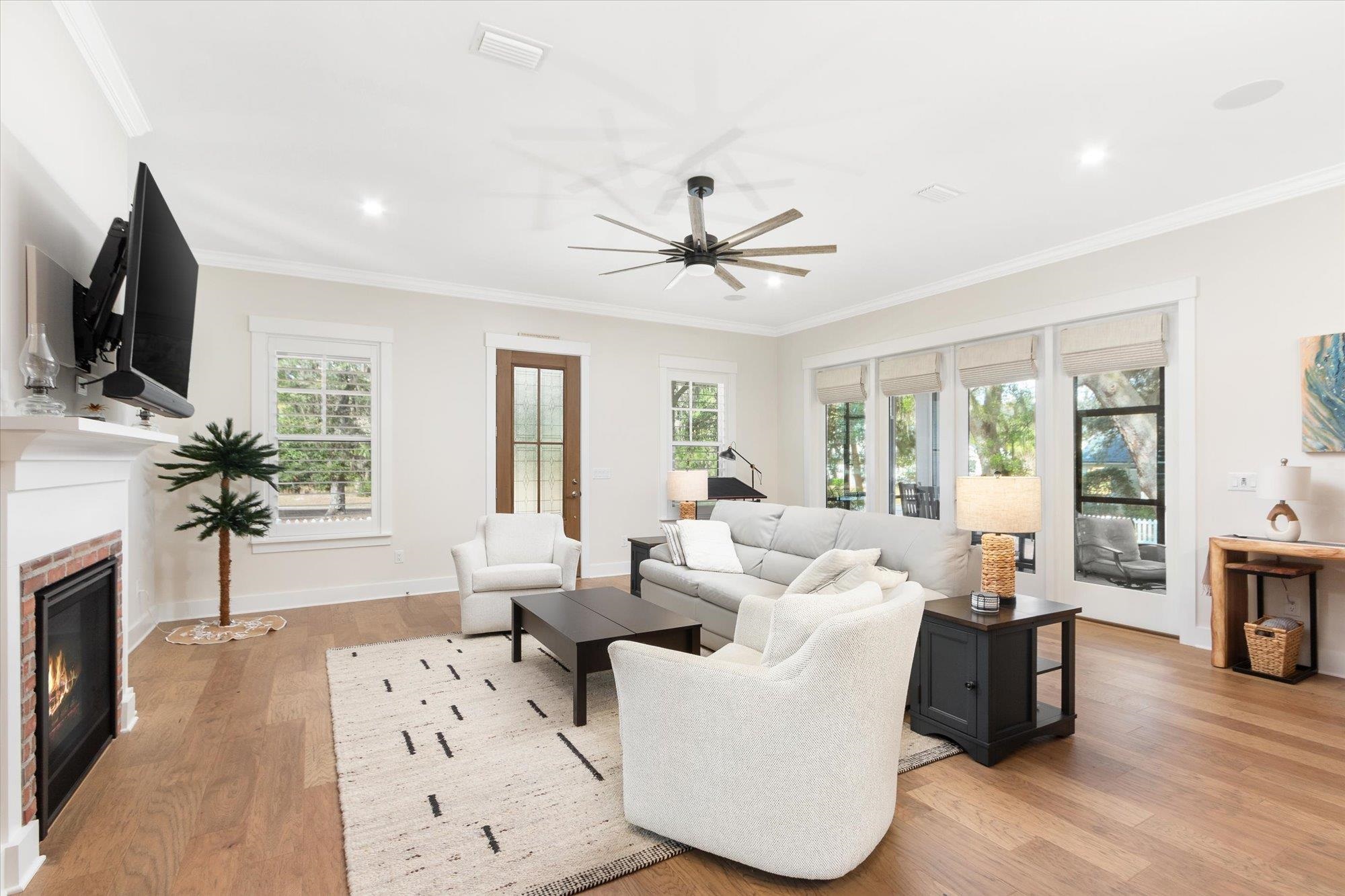 28341 Grandview Manor