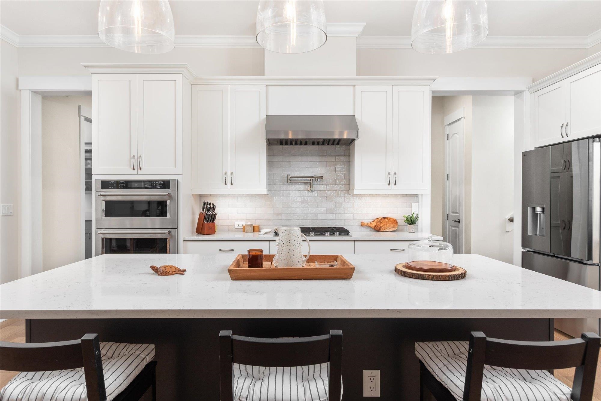 28341 Grandview Manor