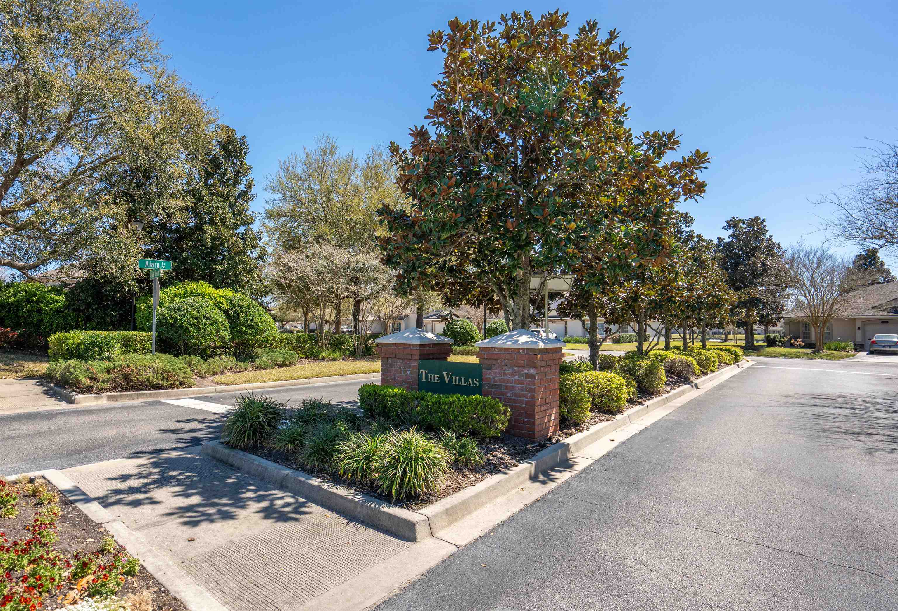 534 Wooded Crossing Cir