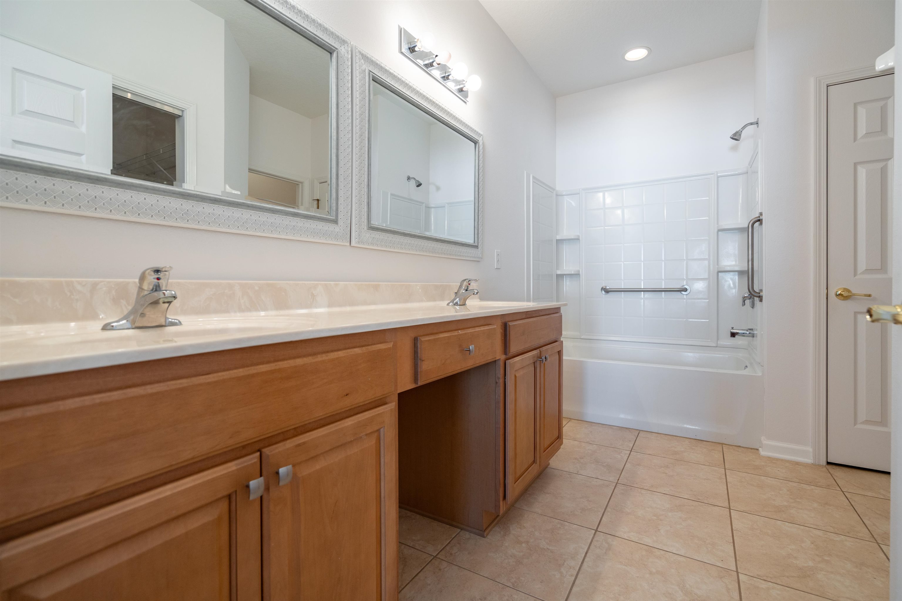 534 Wooded Crossing Cir