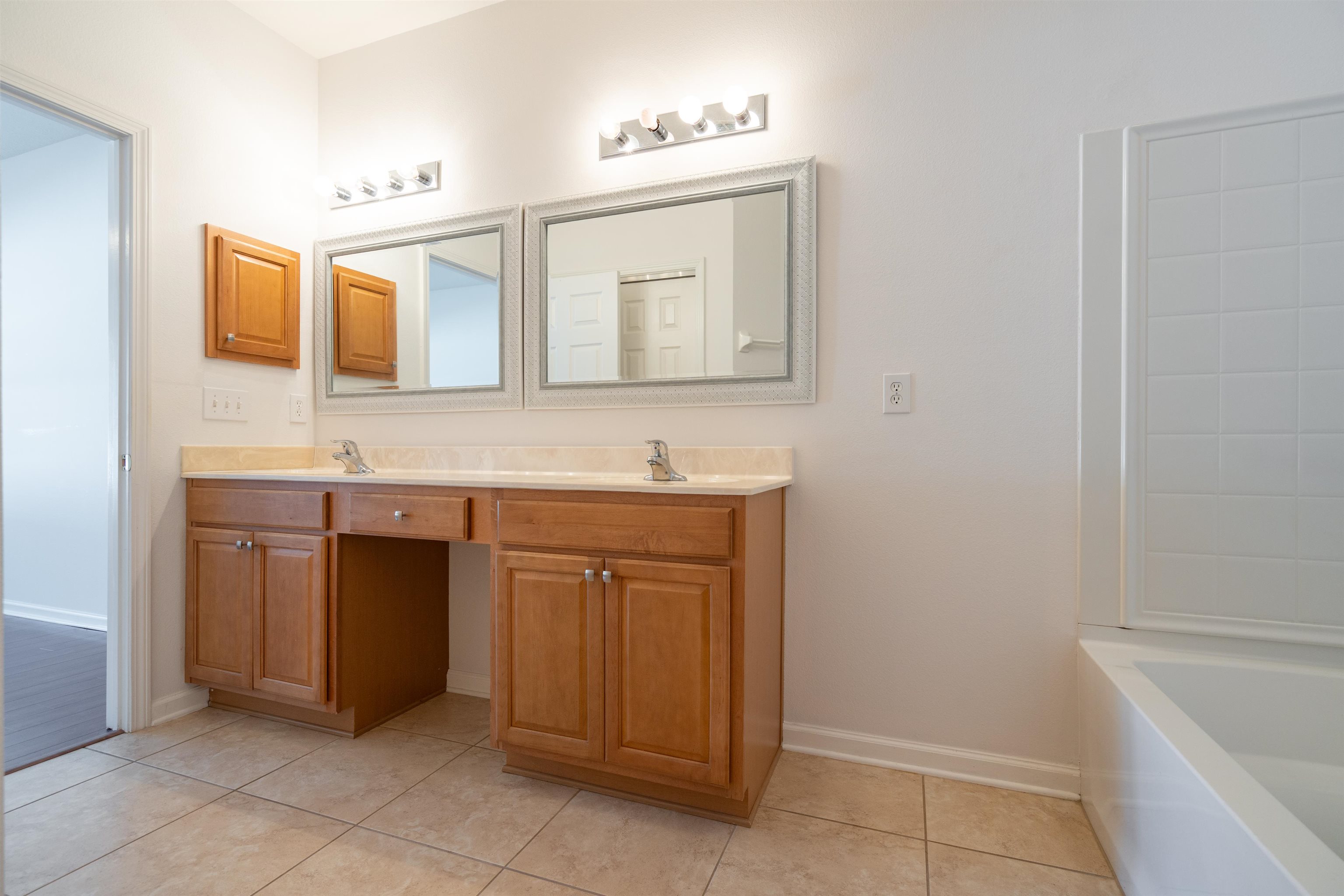 534 Wooded Crossing Cir