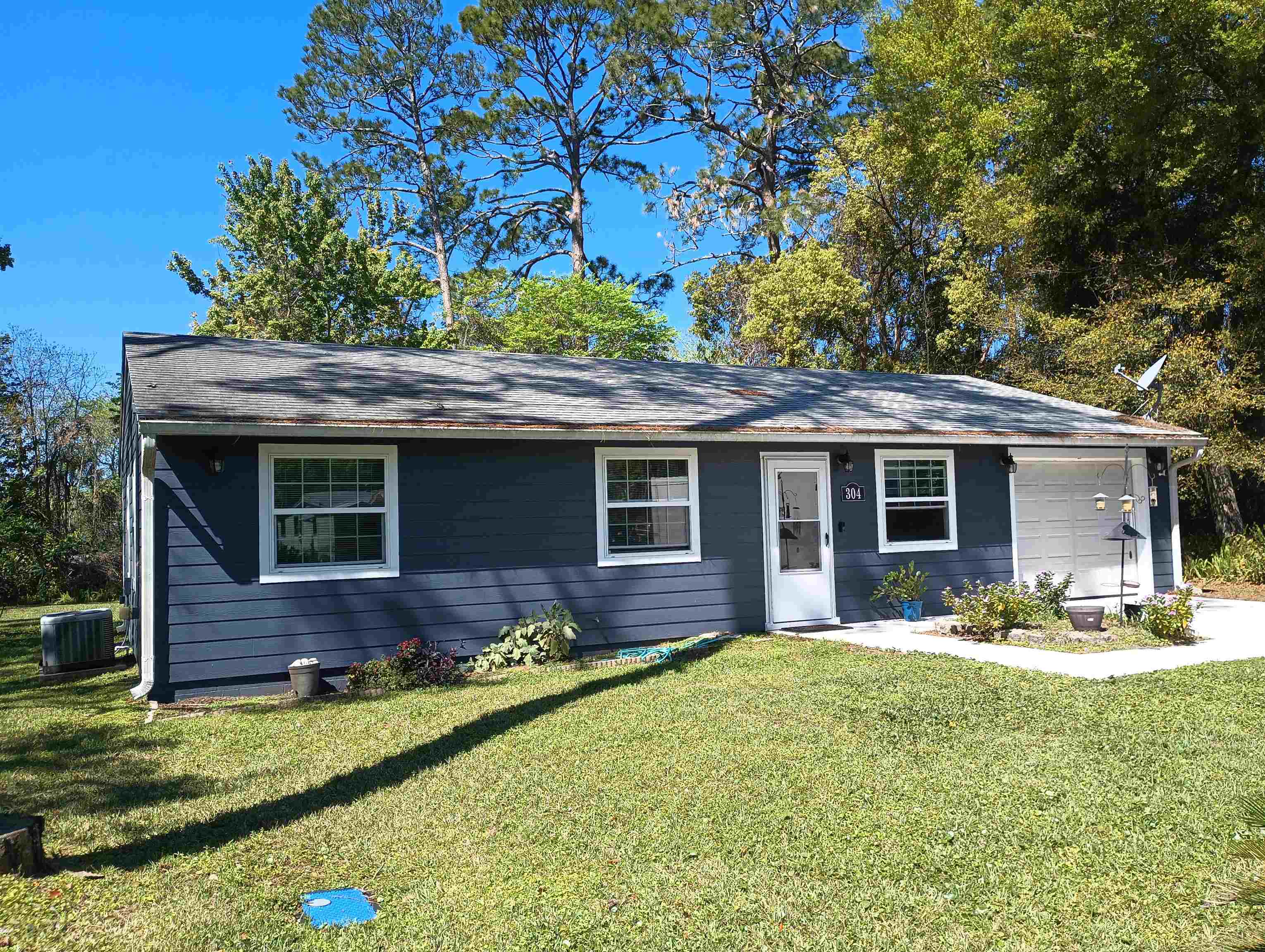 304 Las Olas Rd
