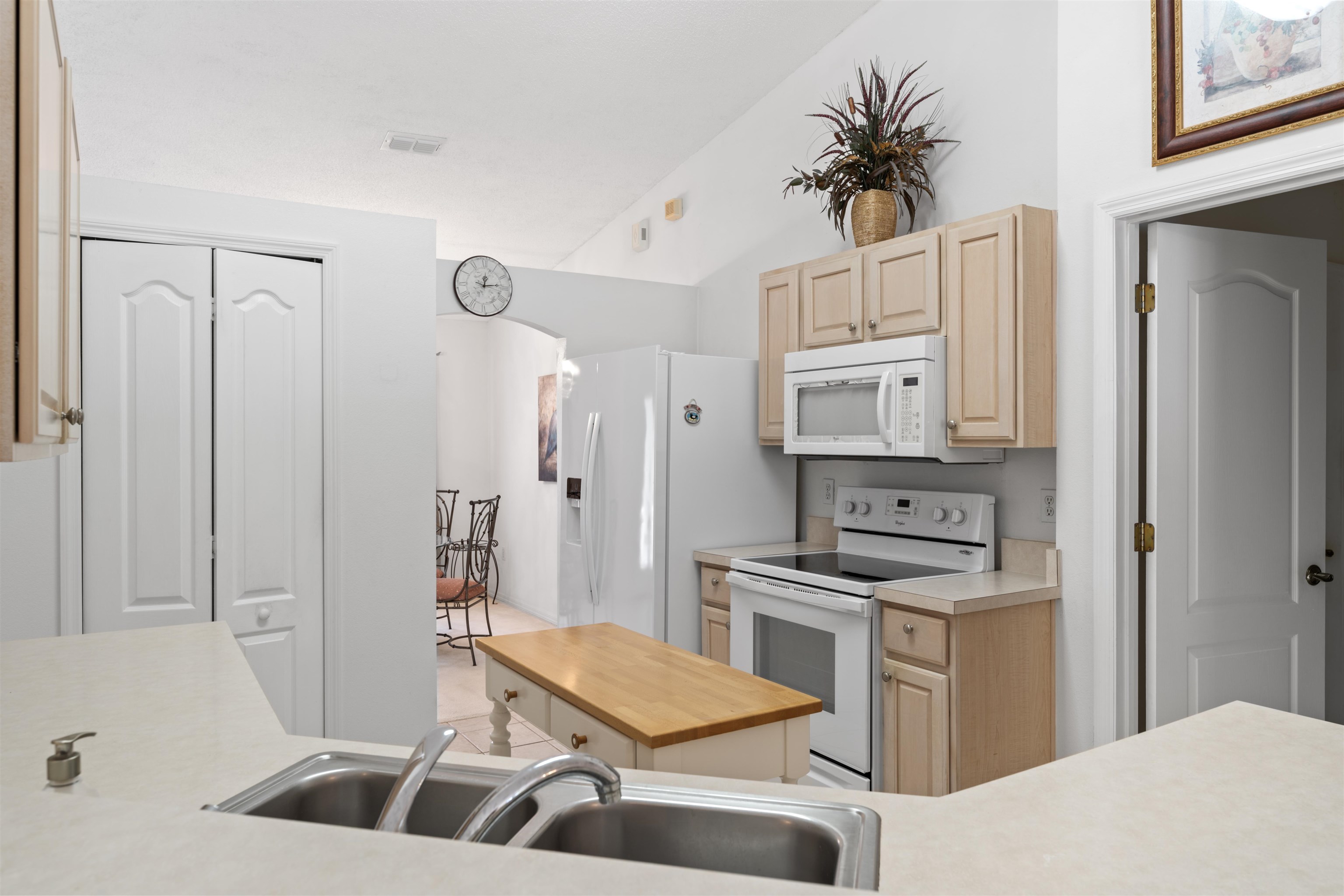 23 Woodside Dr