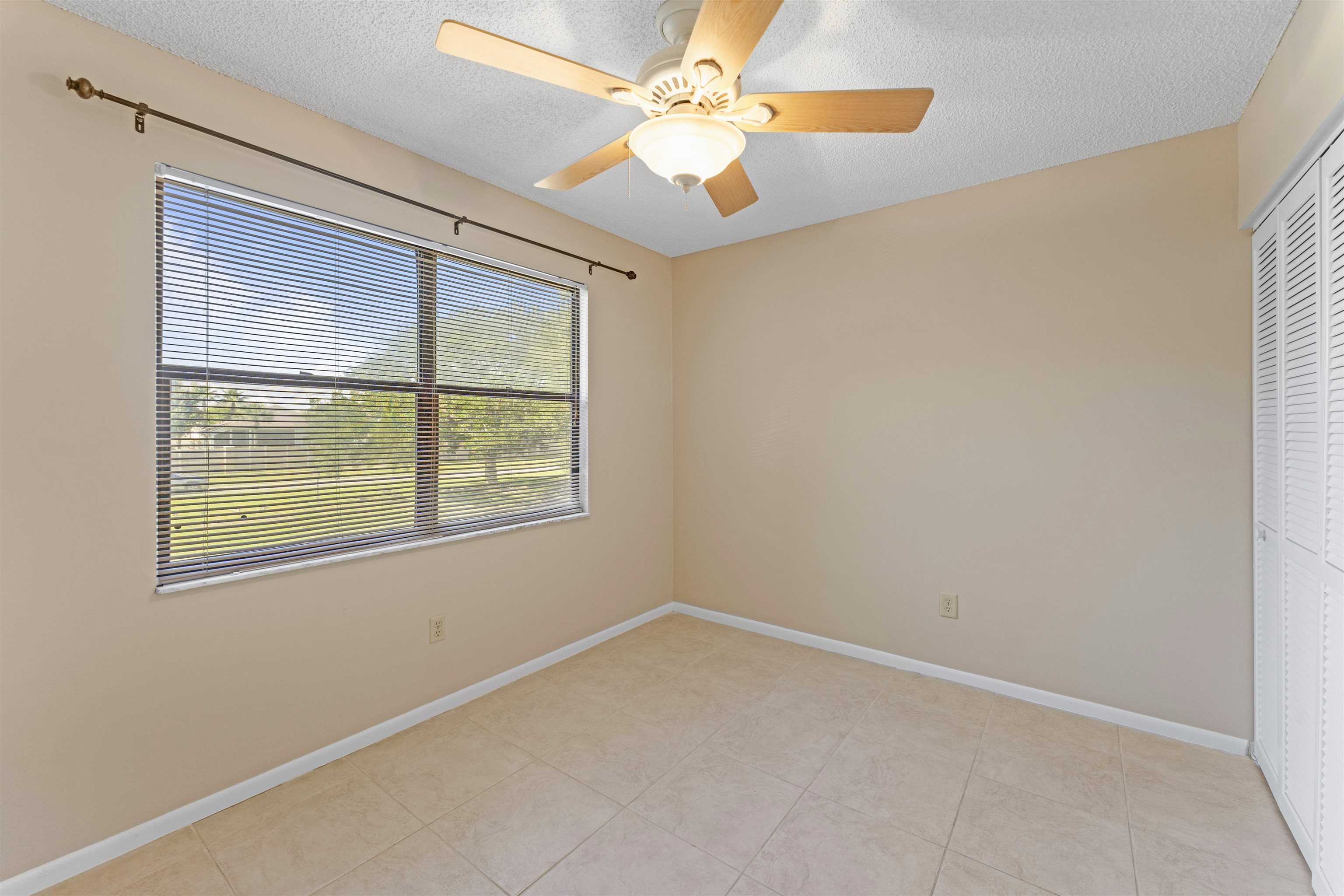 700 W Pope Rd Unit: E38