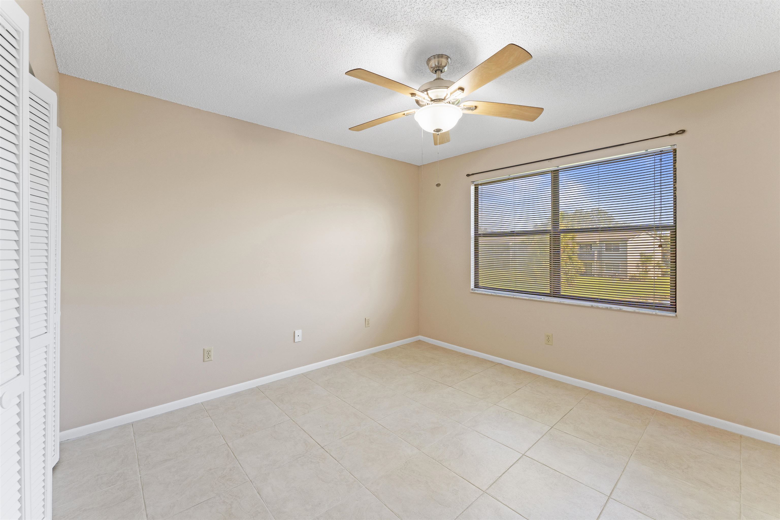 700 W Pope Rd Unit: E38