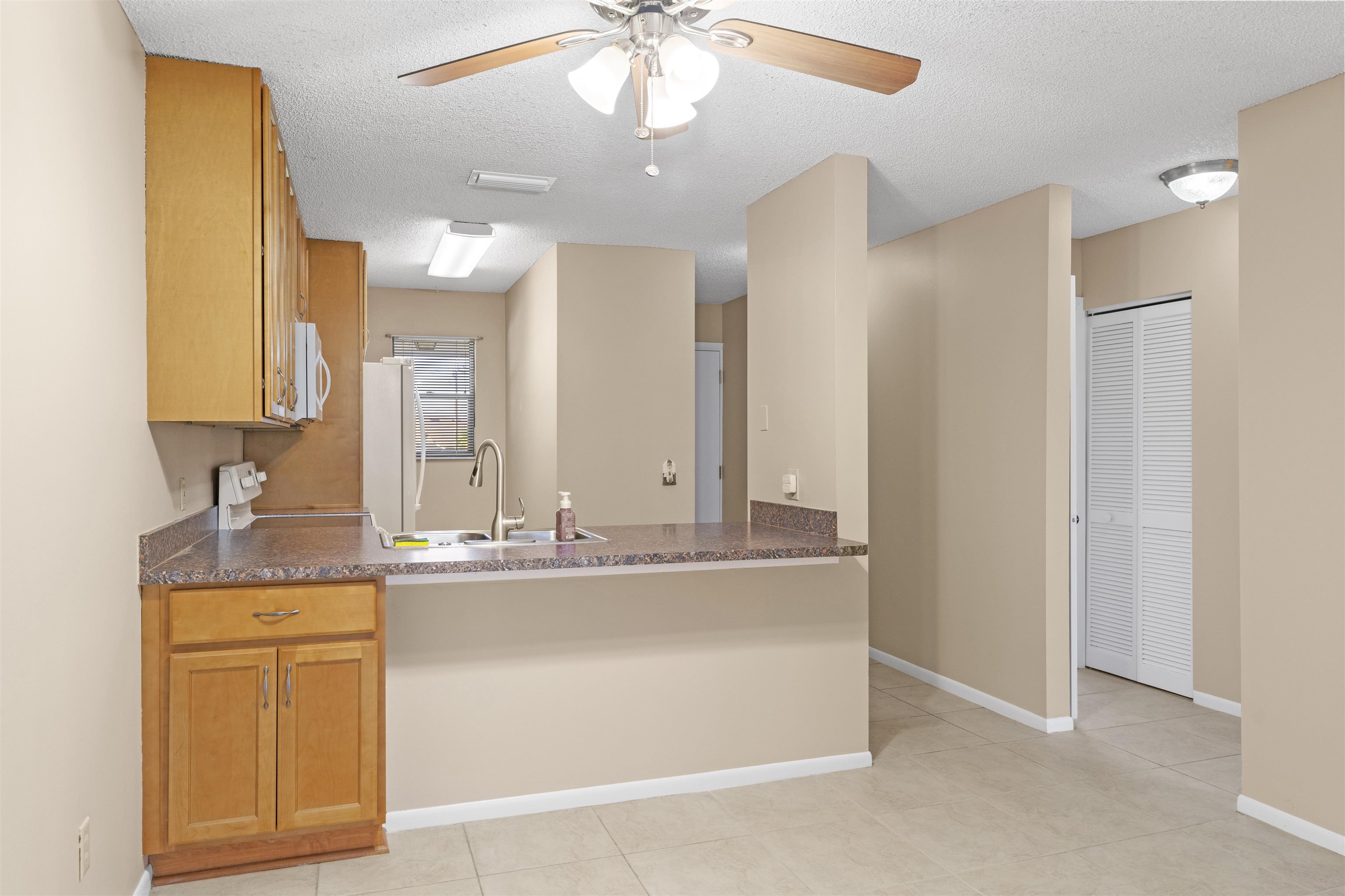 700 W Pope Rd Unit: E38
