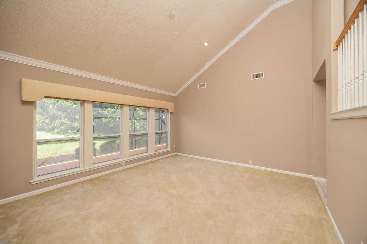 932 Spring Lake Ct