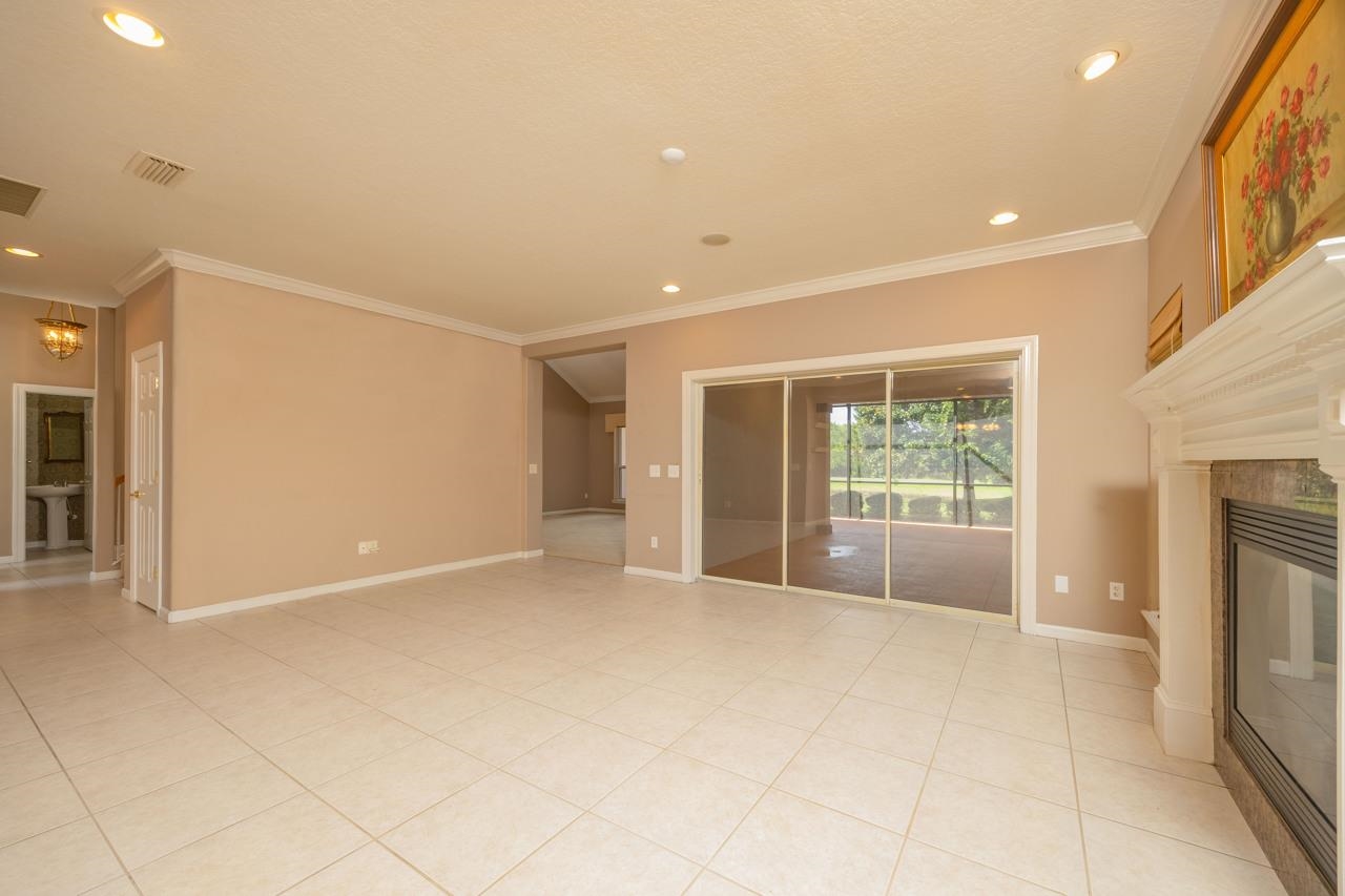 932 Spring Lake Ct