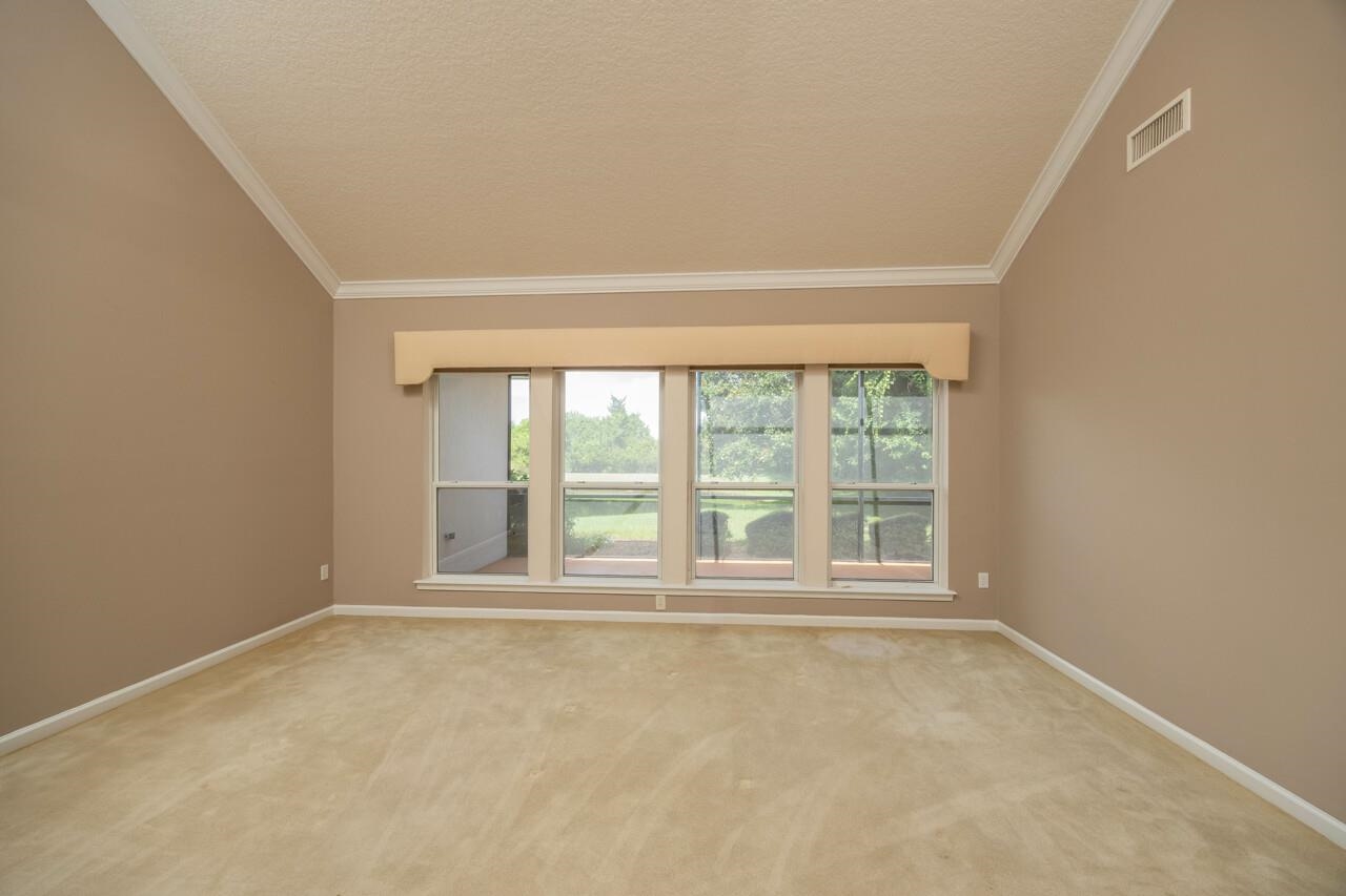 932 Spring Lake Ct