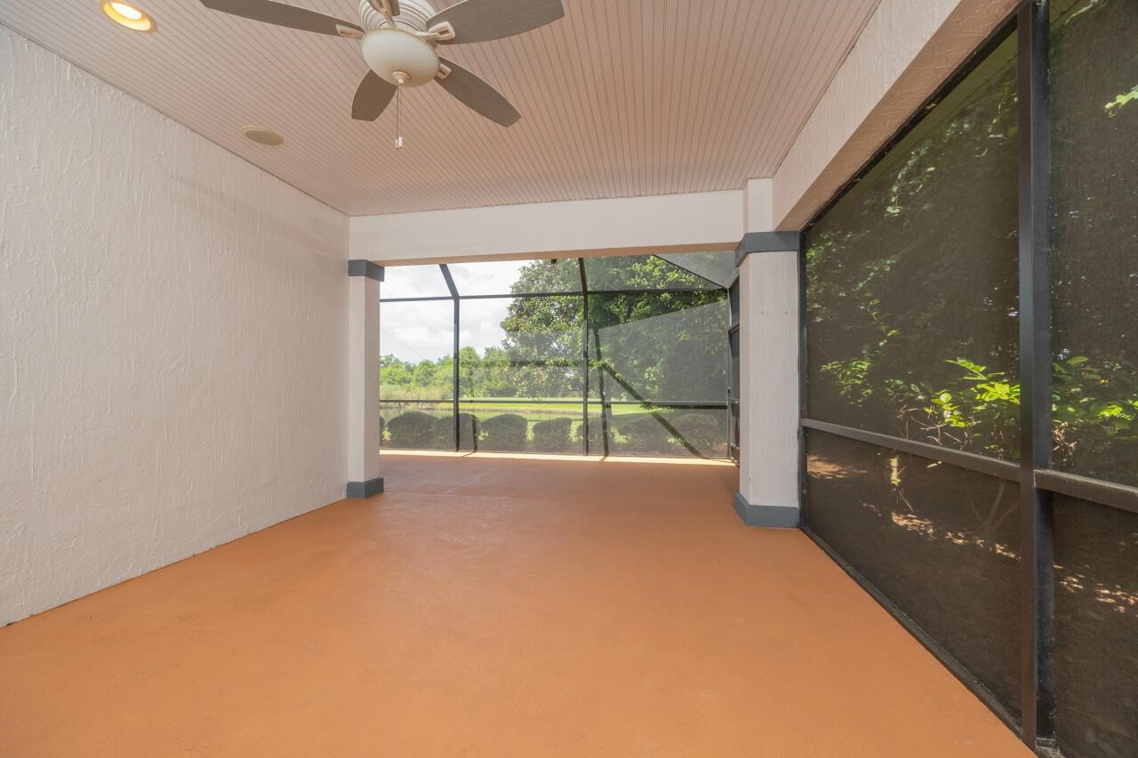 932 Spring Lake Ct