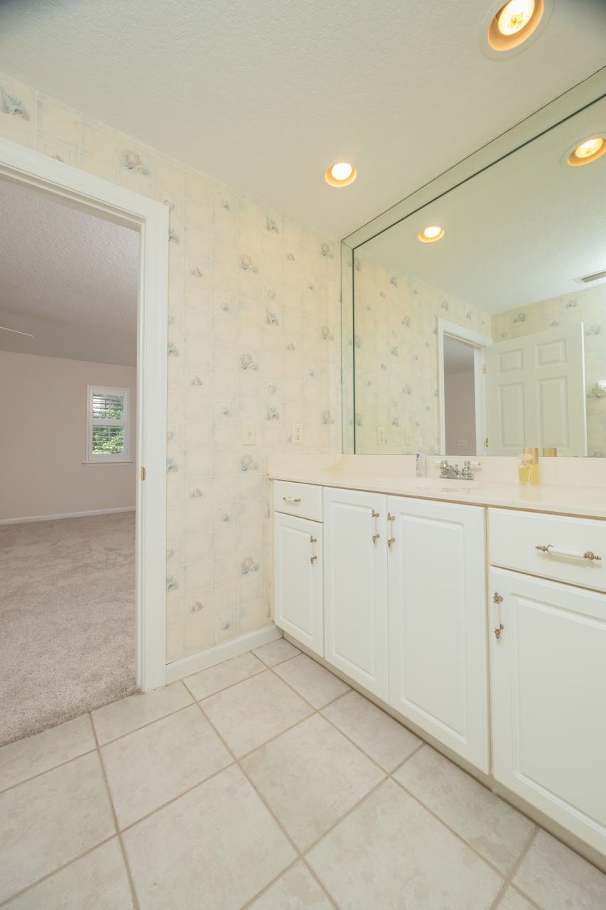 932 Spring Lake Ct