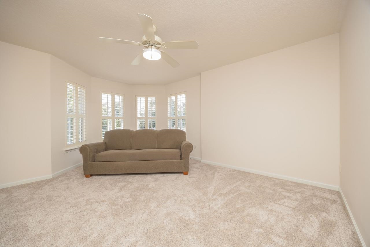 932 Spring Lake Ct