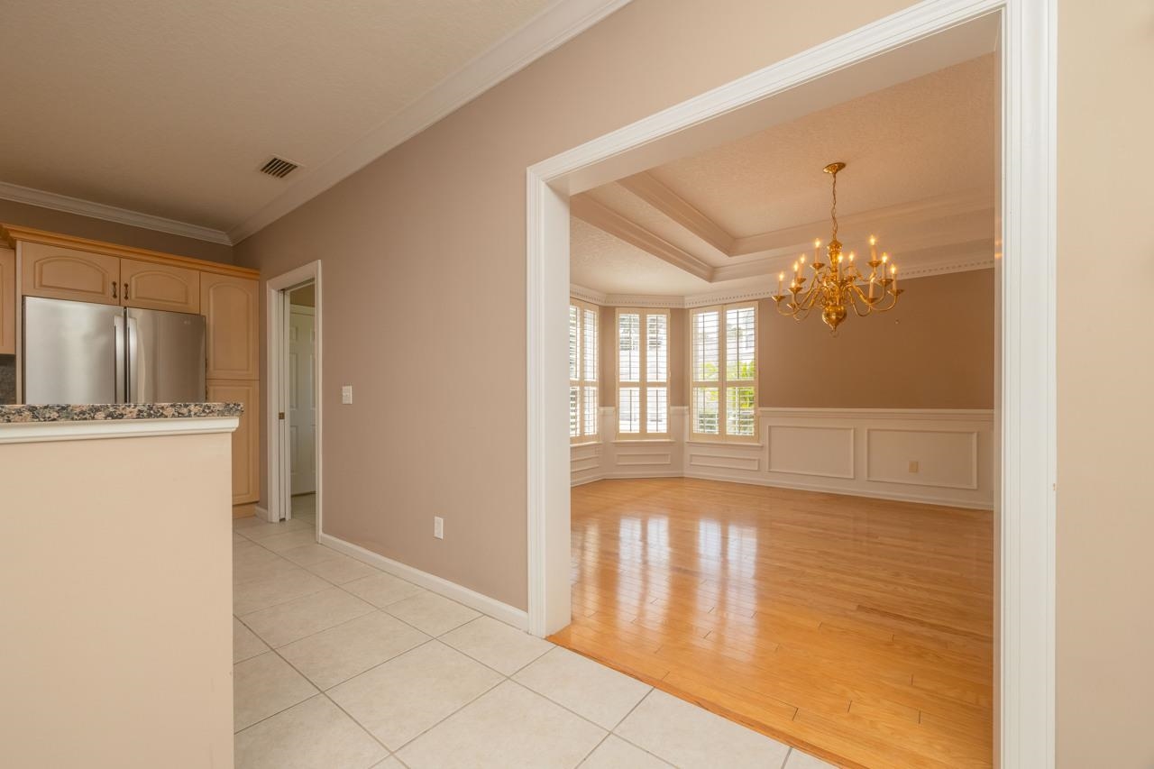 932 Spring Lake Ct