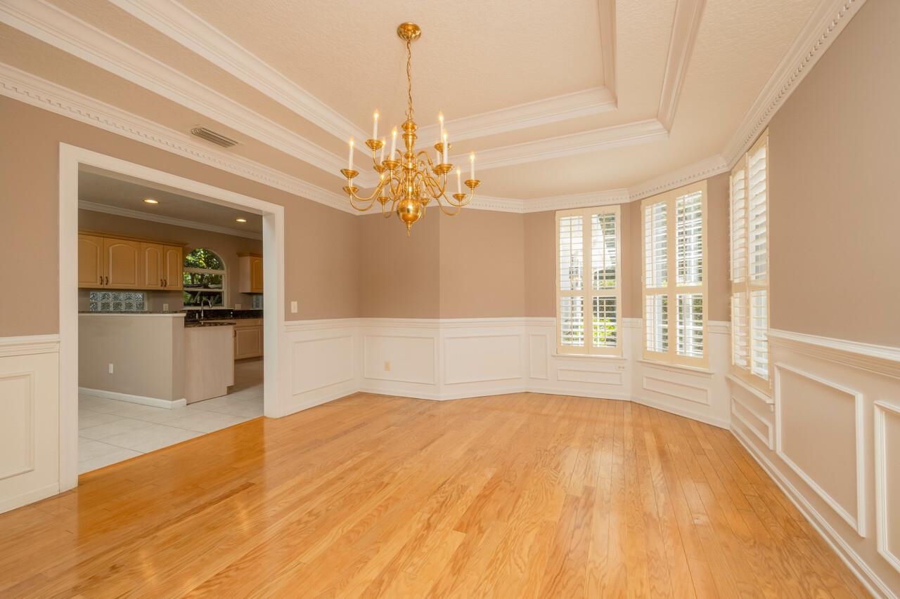 932 Spring Lake Ct