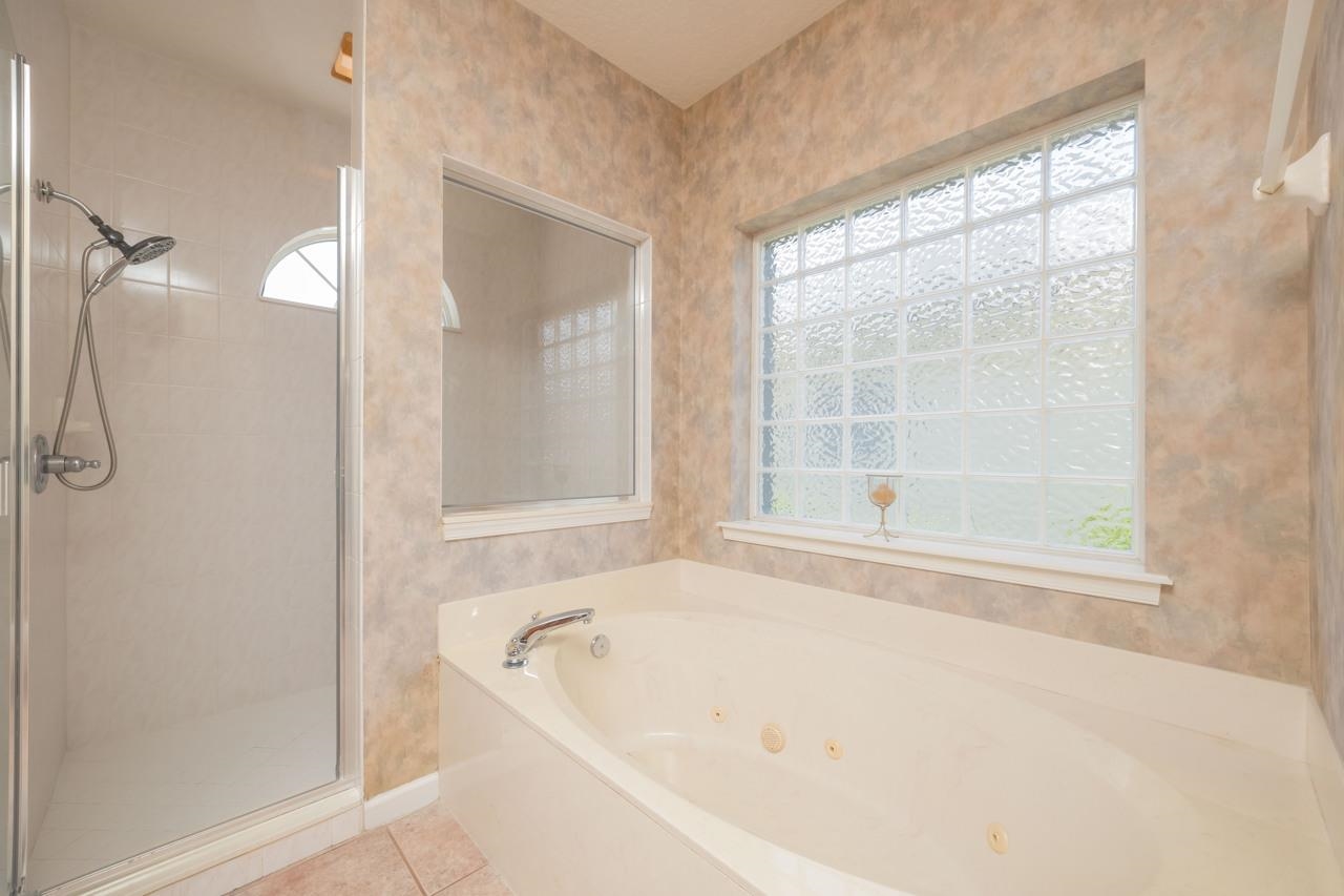 932 Spring Lake Ct