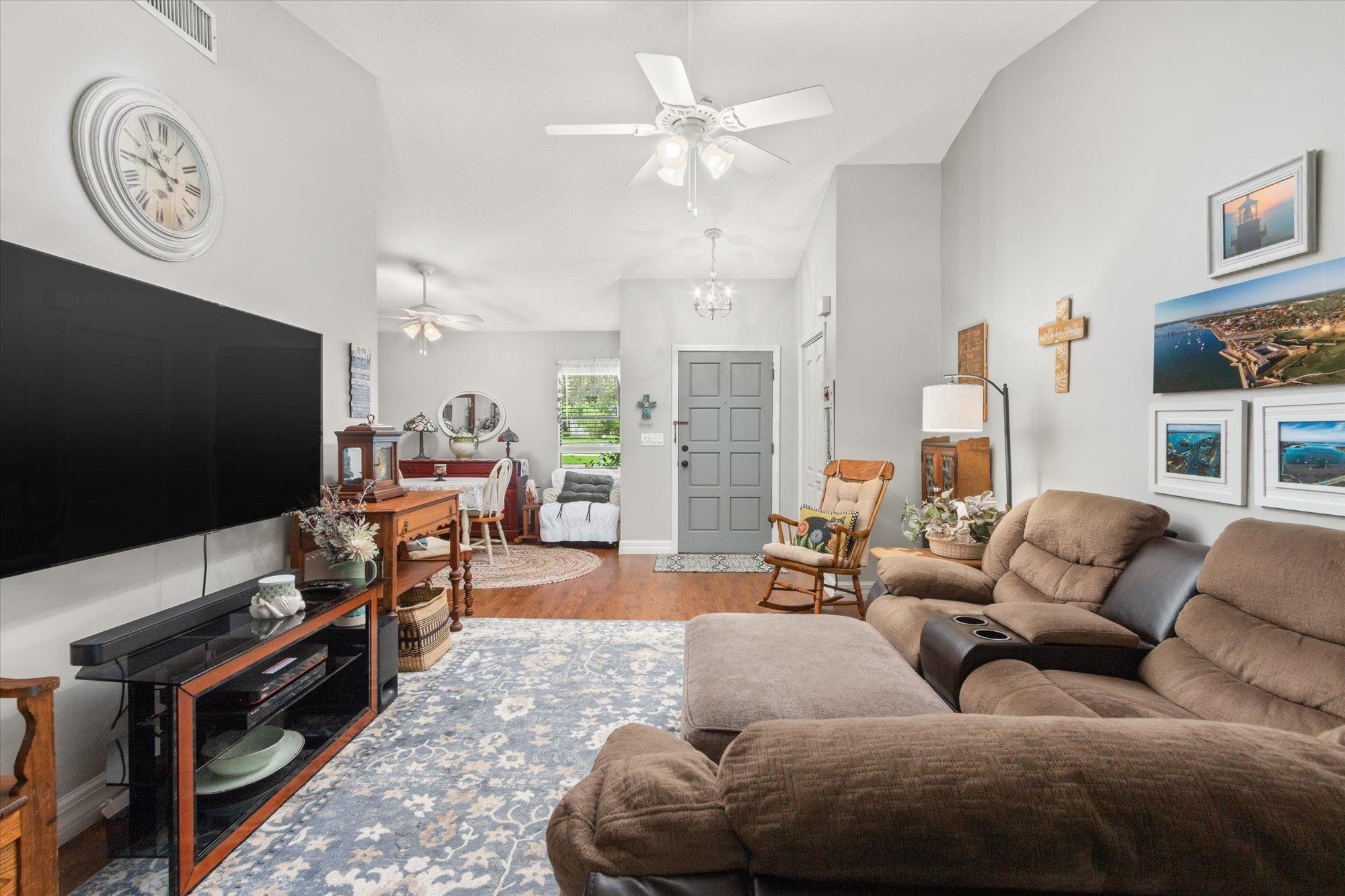 525 Domenico Cir