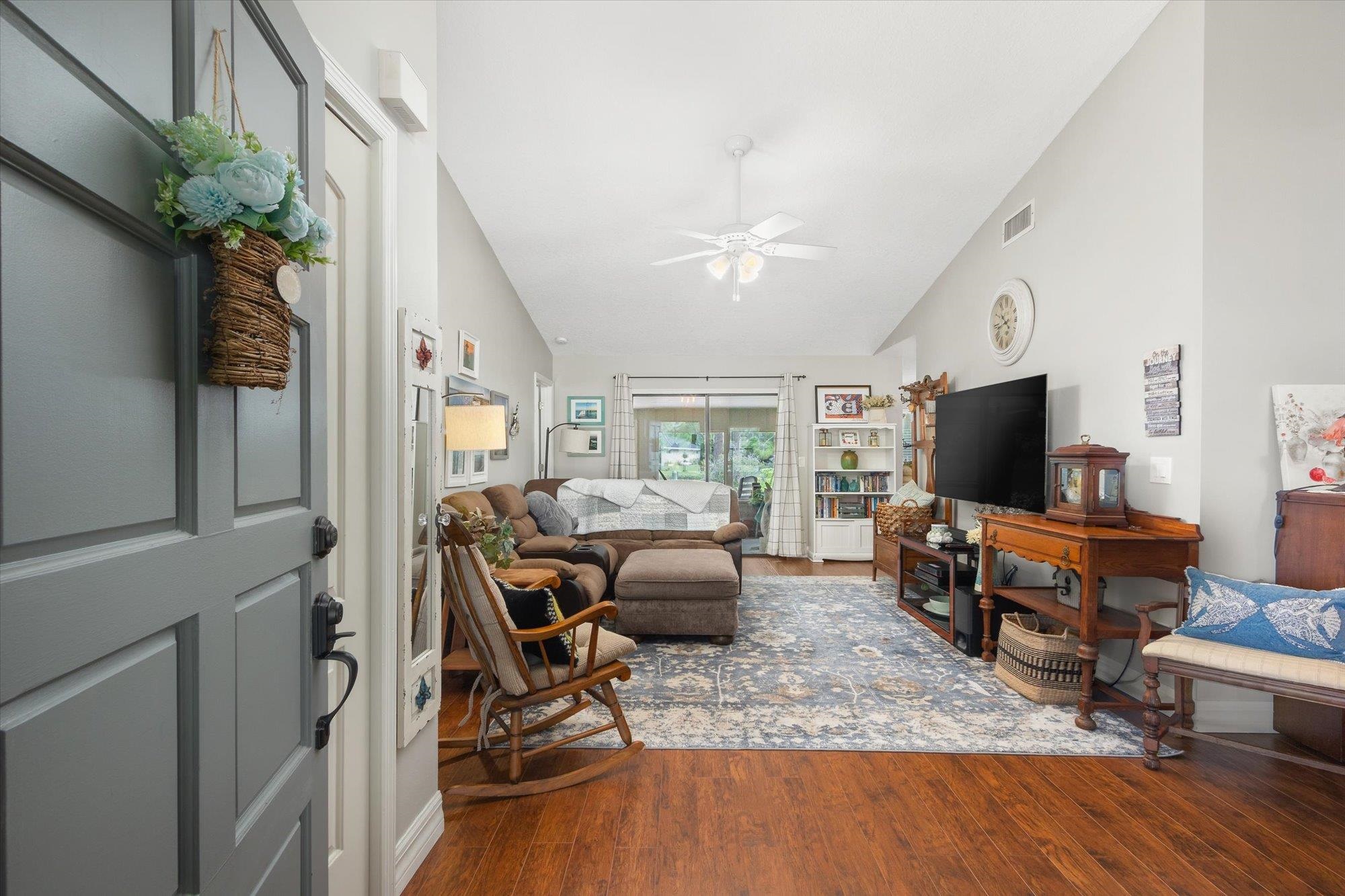 525 Domenico Cir