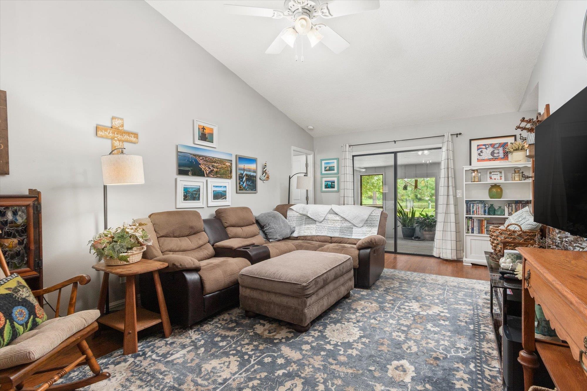 525 Domenico Cir