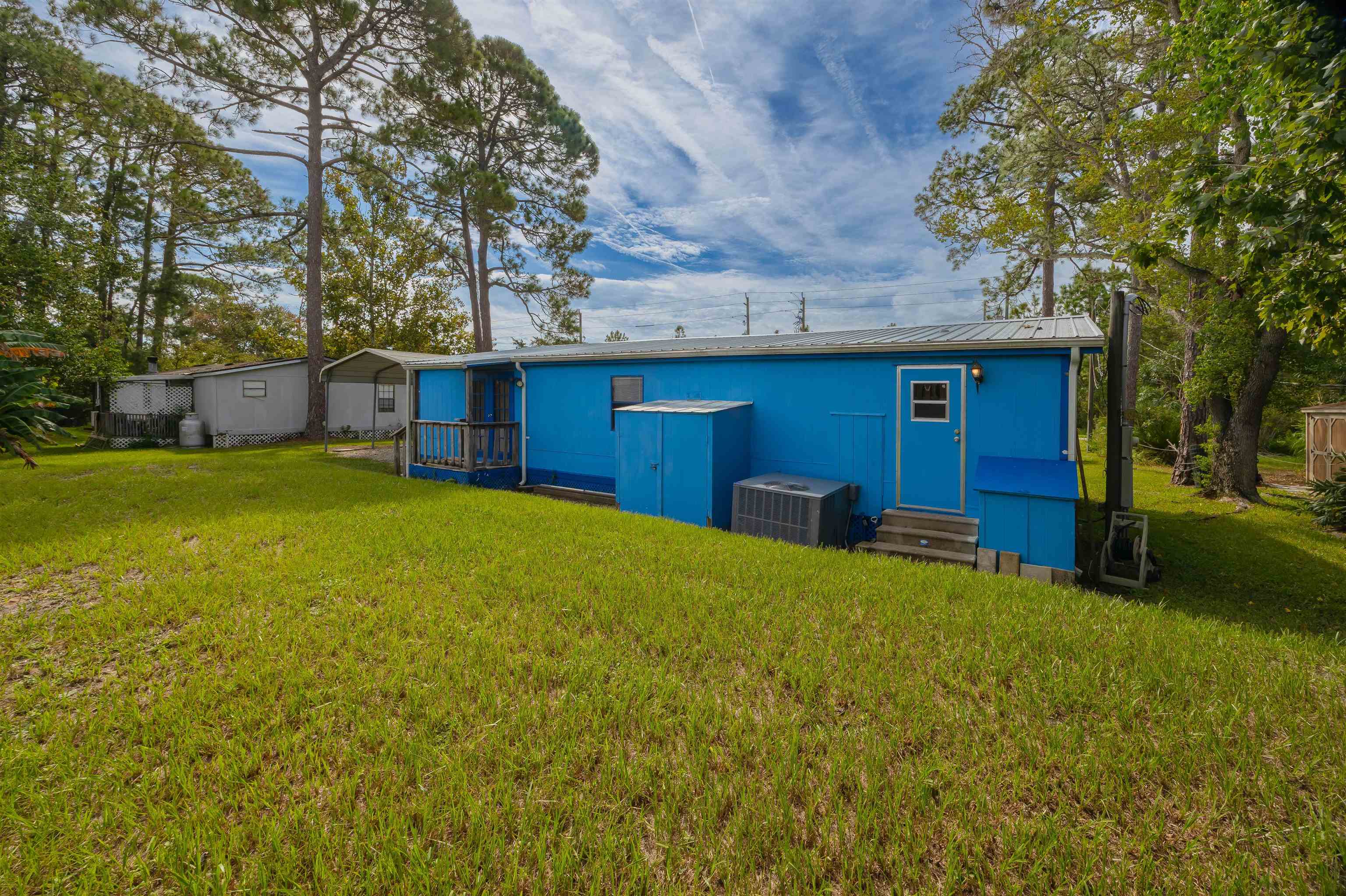 496 Ravenswood Dr.