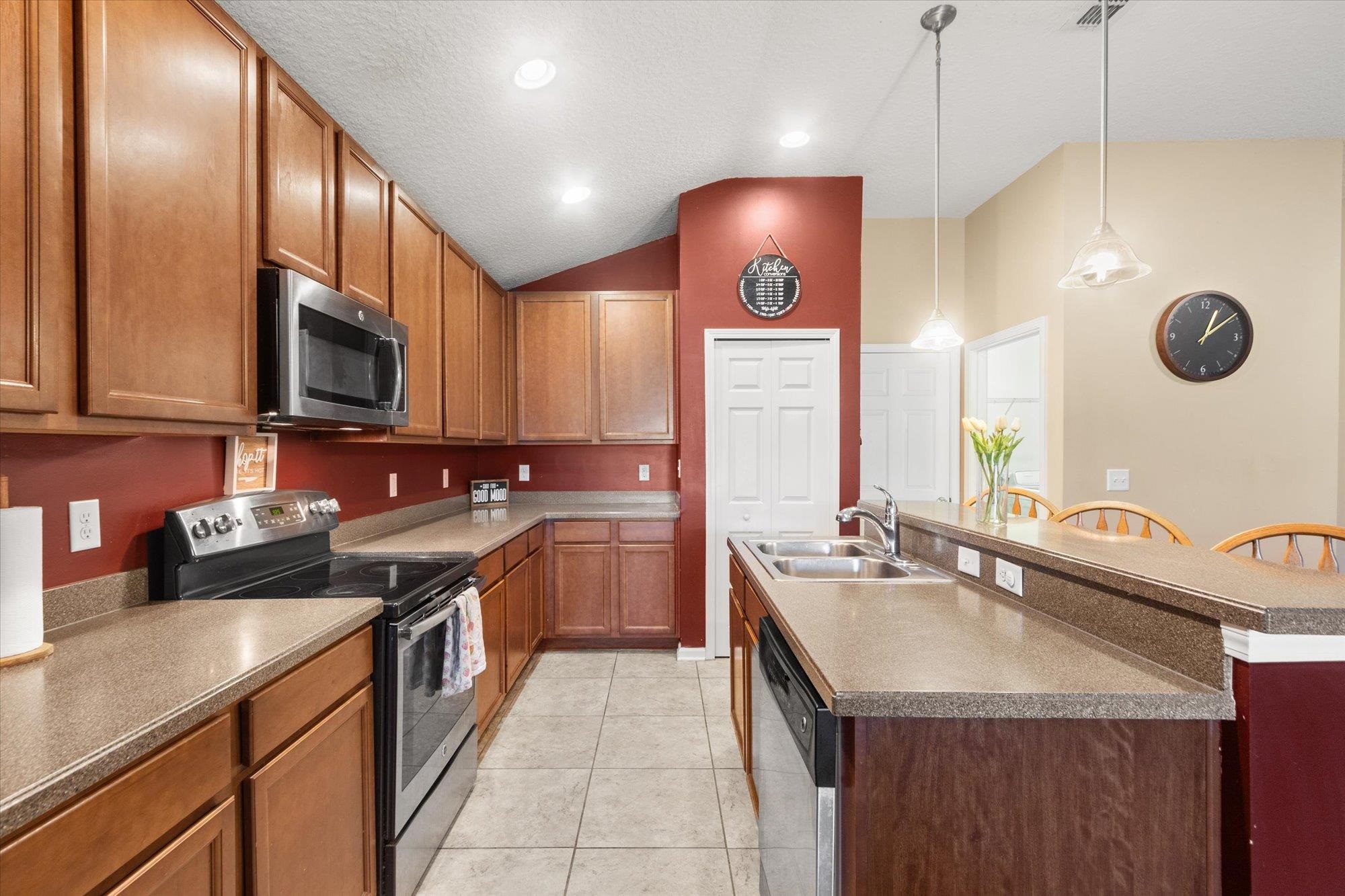 249 Bridgeport Ln