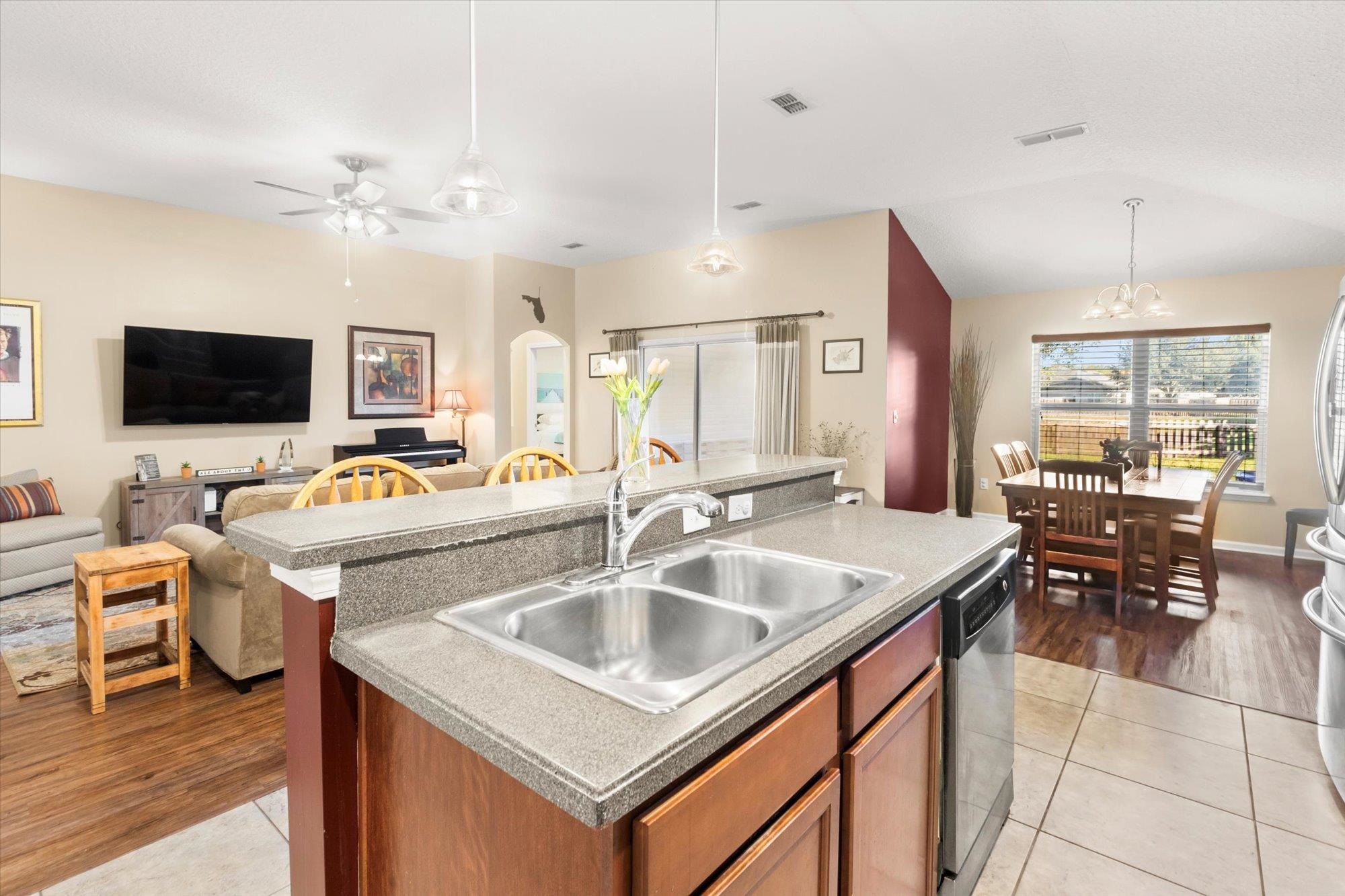 249 Bridgeport Ln