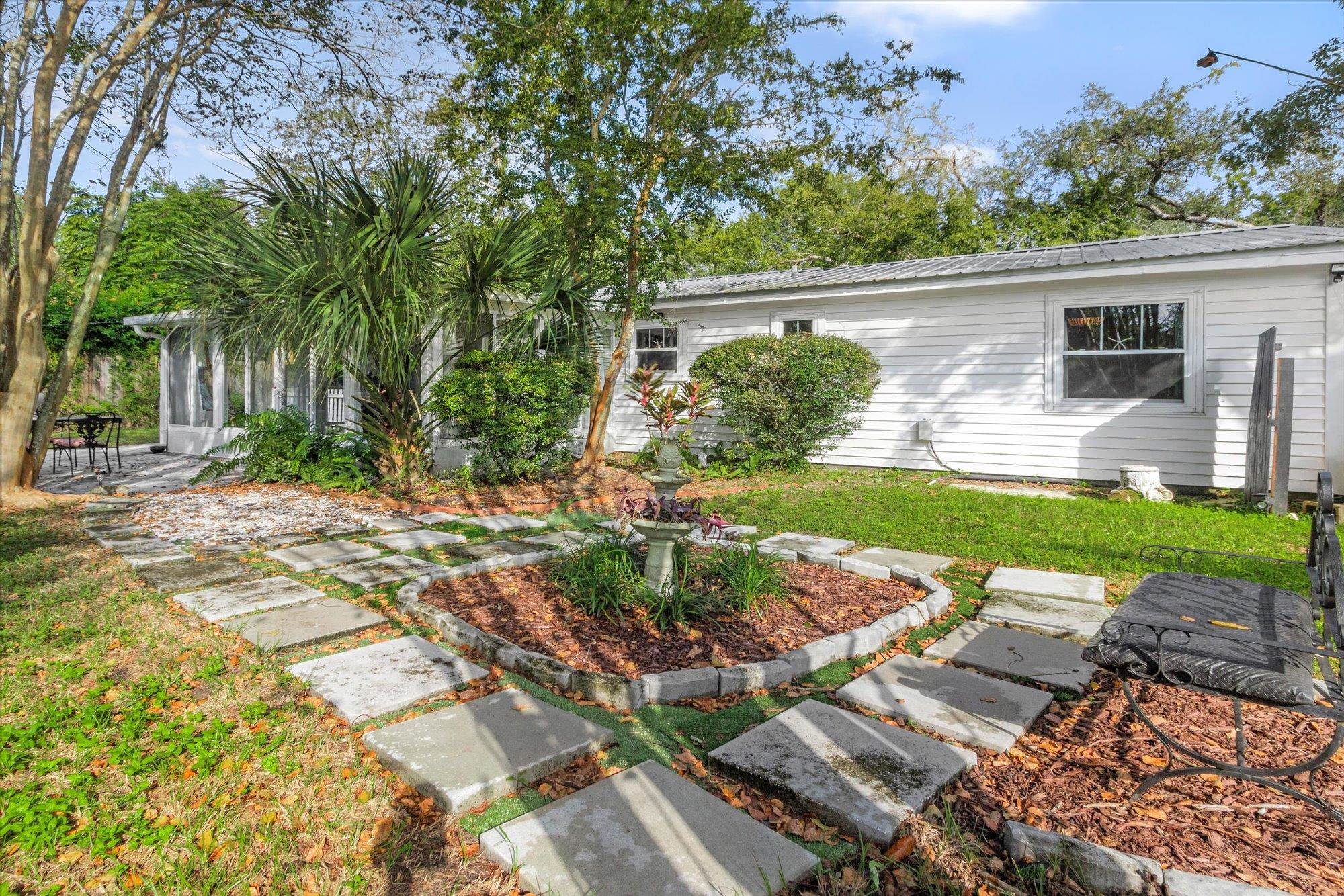 120 Swallow Rd