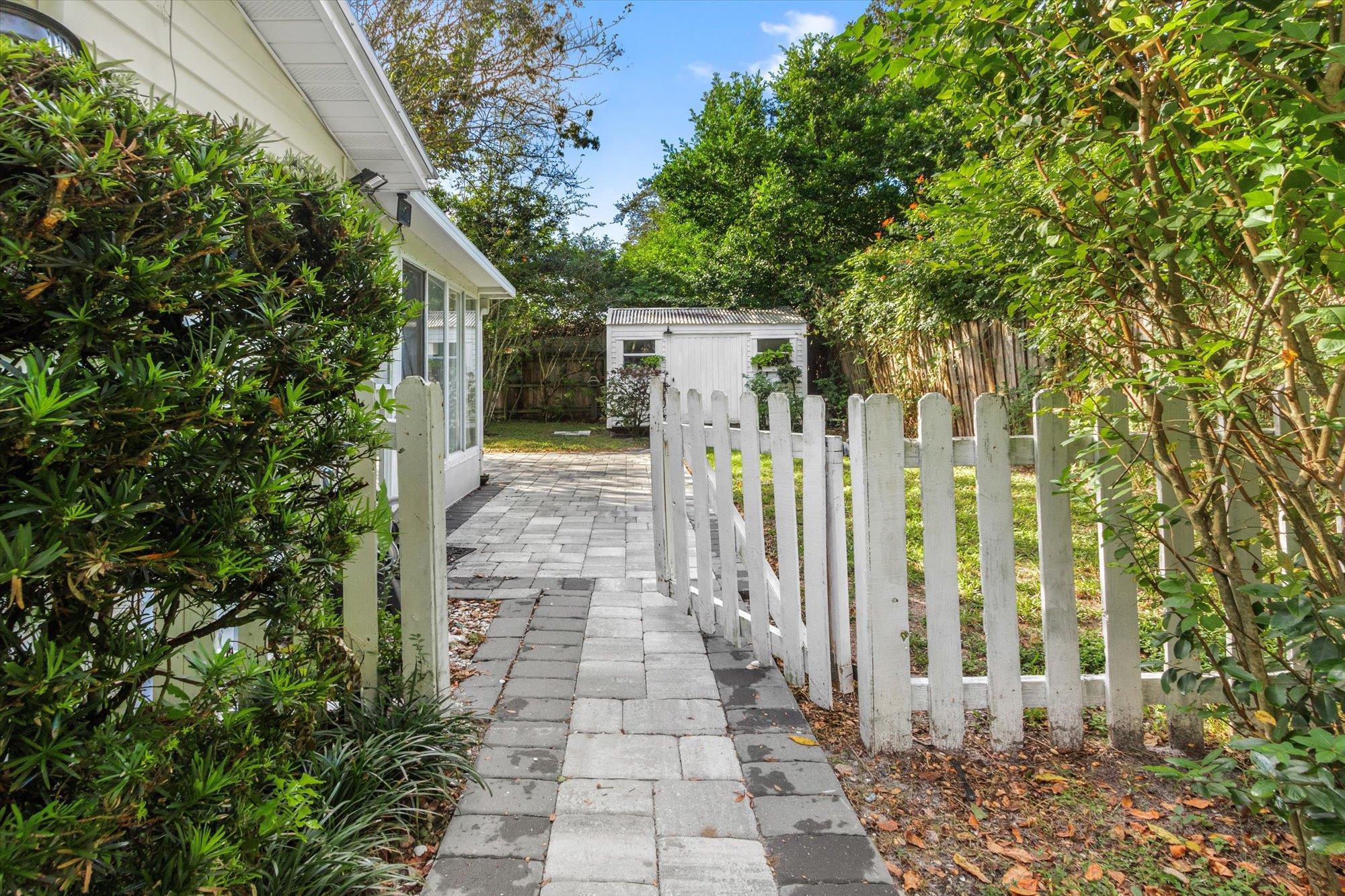 120 Swallow Rd