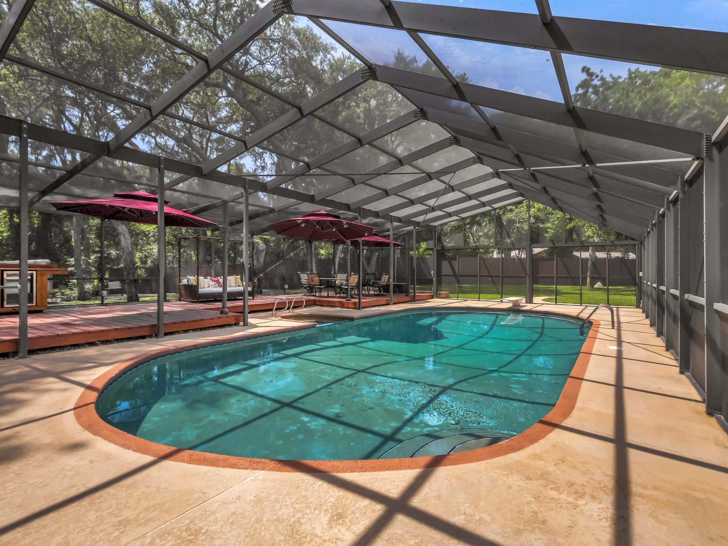 1043 Winterhawk Dr