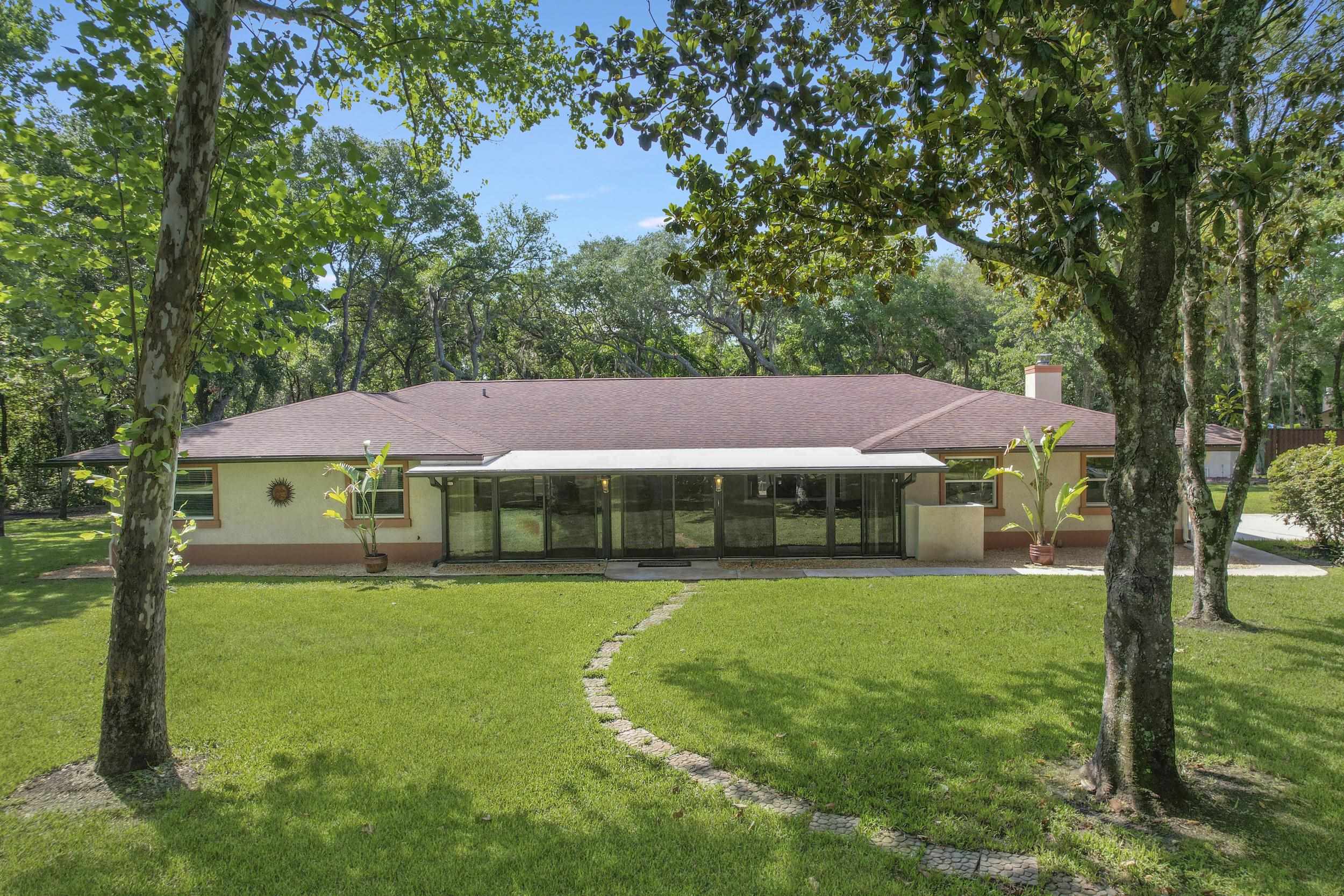 1043 Winterhawk Dr