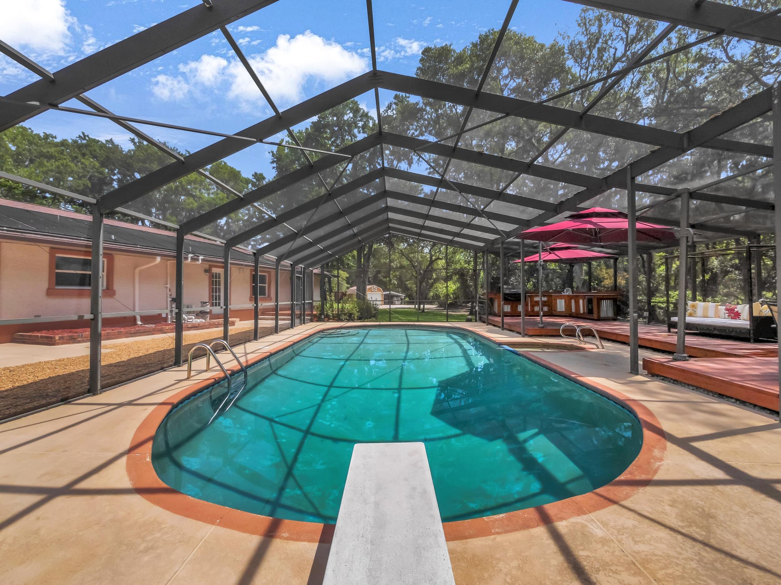 1043 Winterhawk Dr