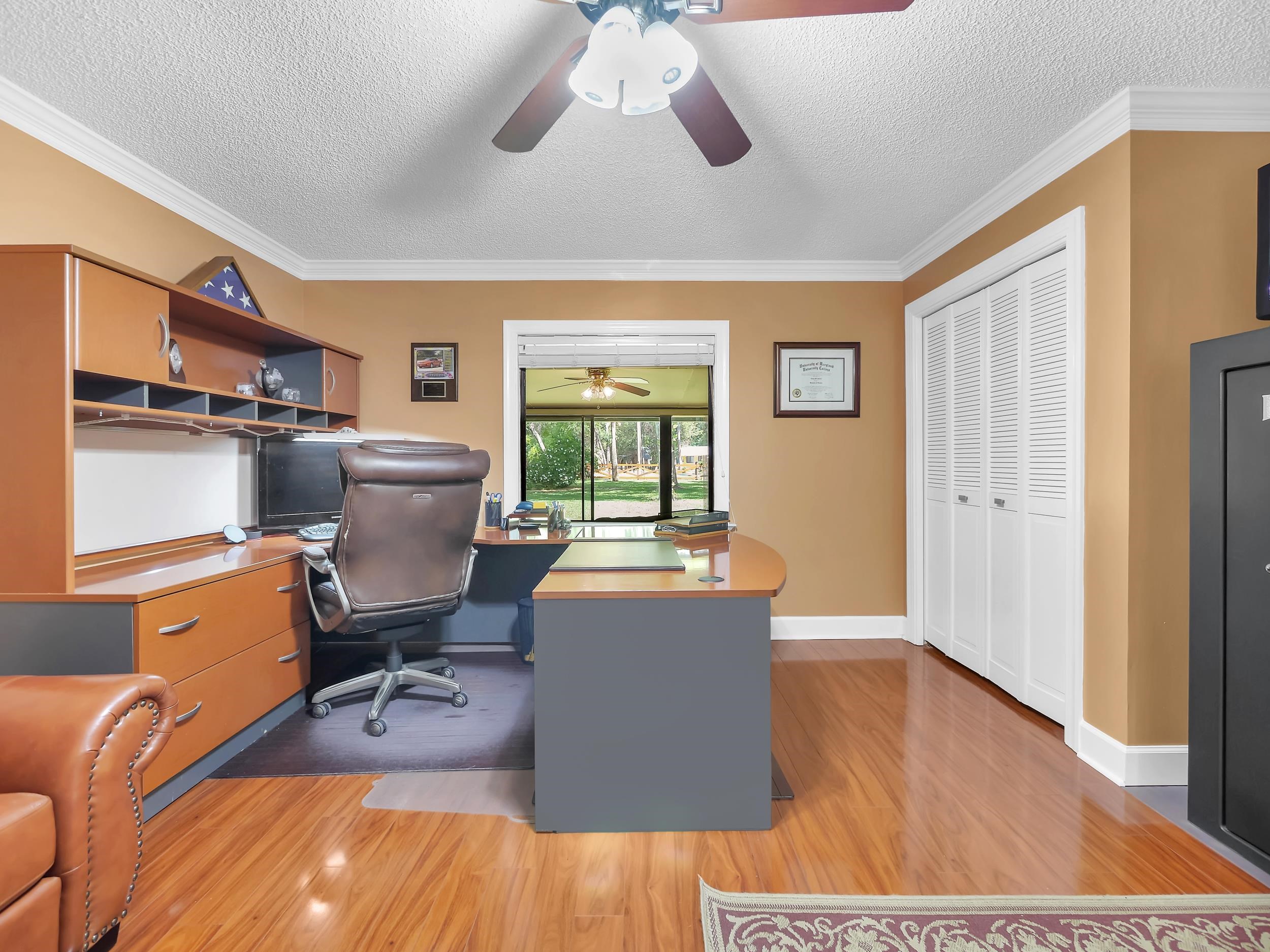 1043 Winterhawk Dr