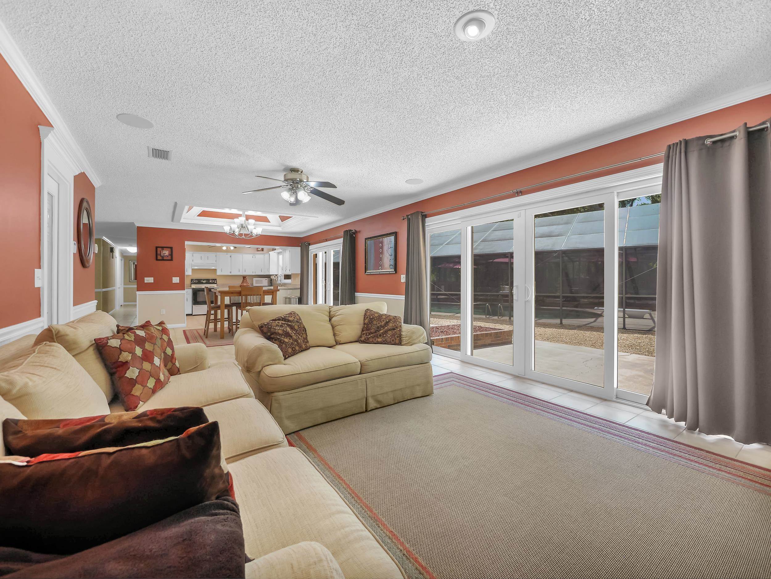 1043 Winterhawk Dr