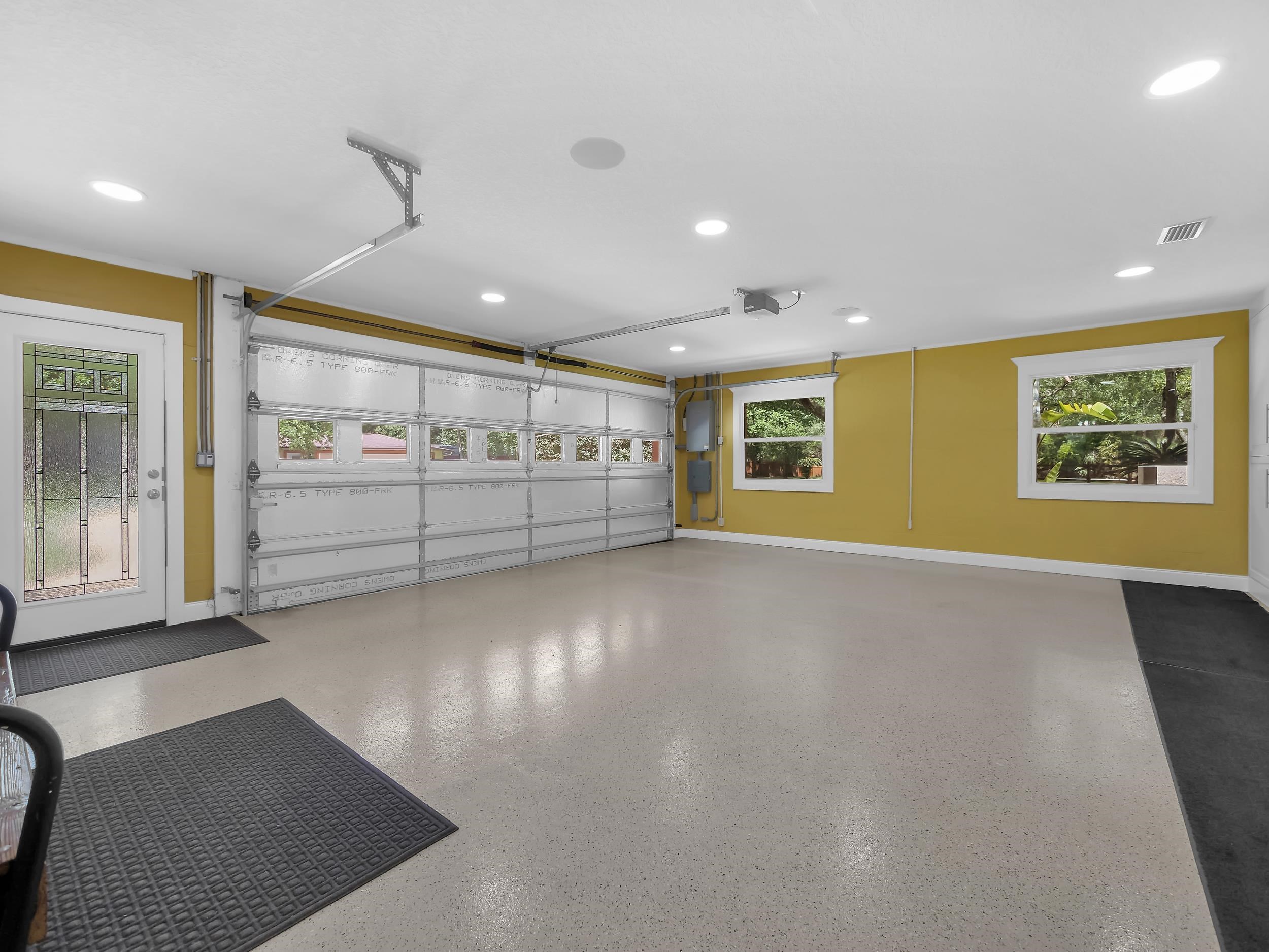 1043 Winterhawk Dr
