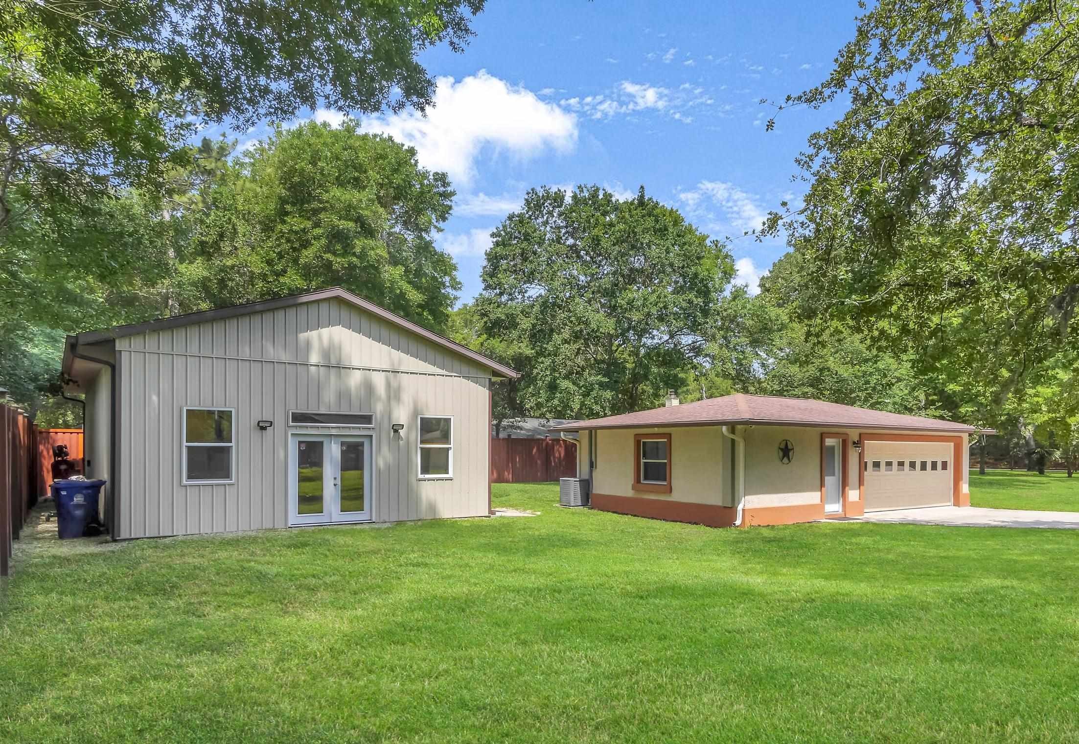 1043 Winterhawk Dr