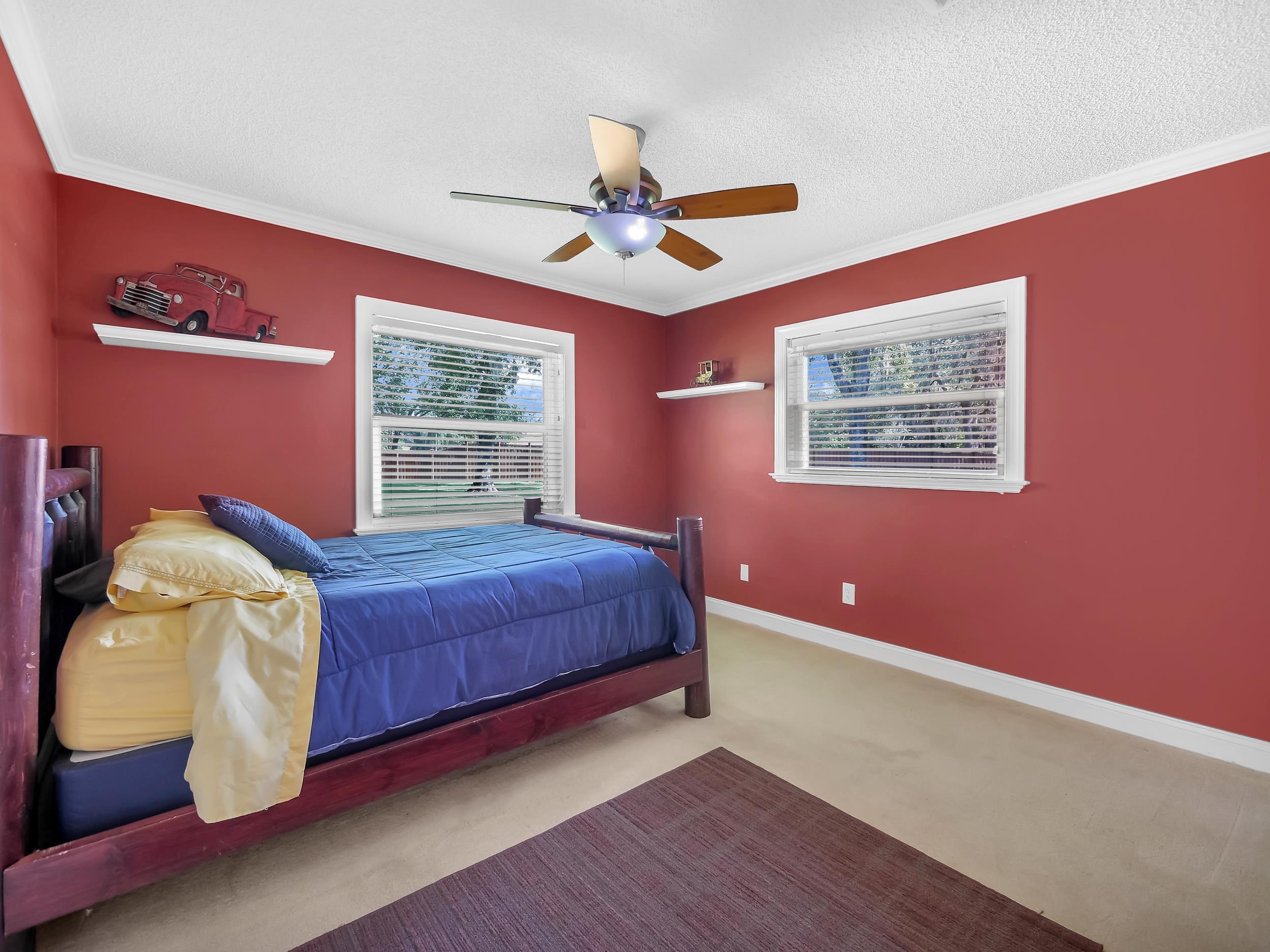 1043 Winterhawk Dr