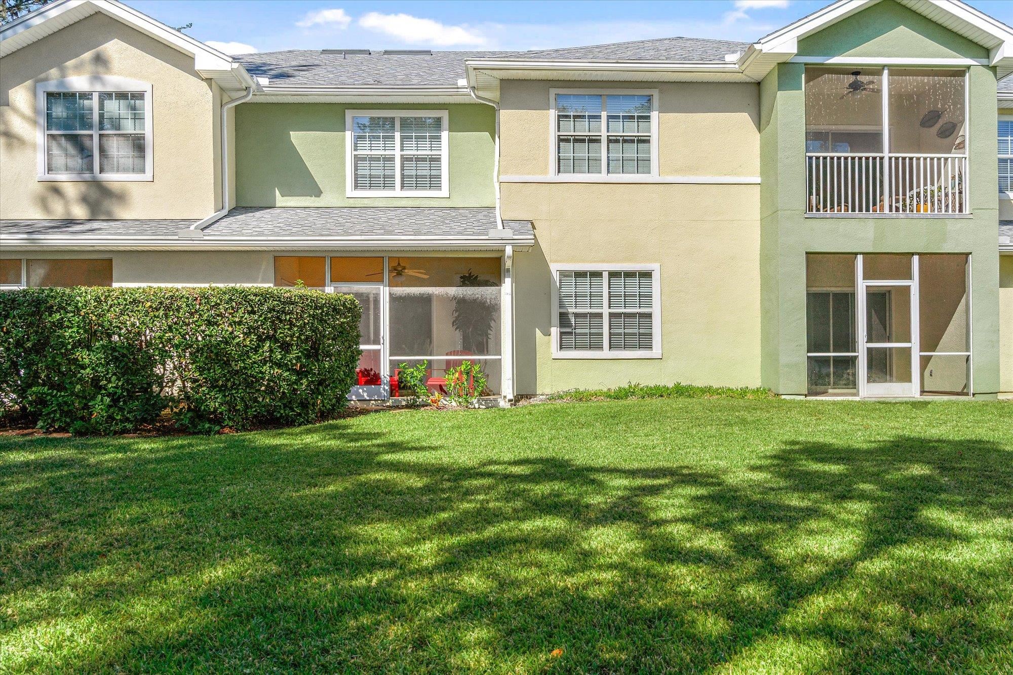 105 E Pine Hollow Trl Unit: 207