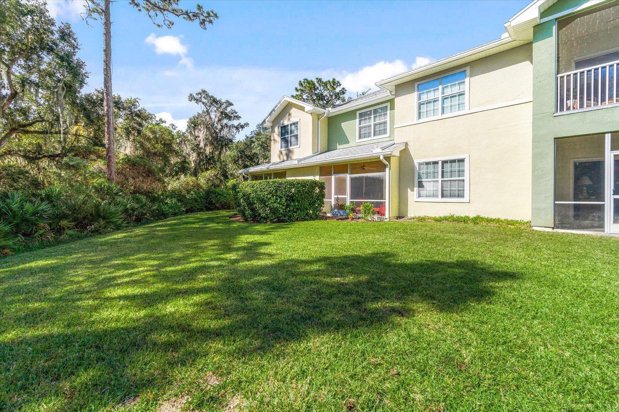 105 E Pine Hollow Trl Unit: 207