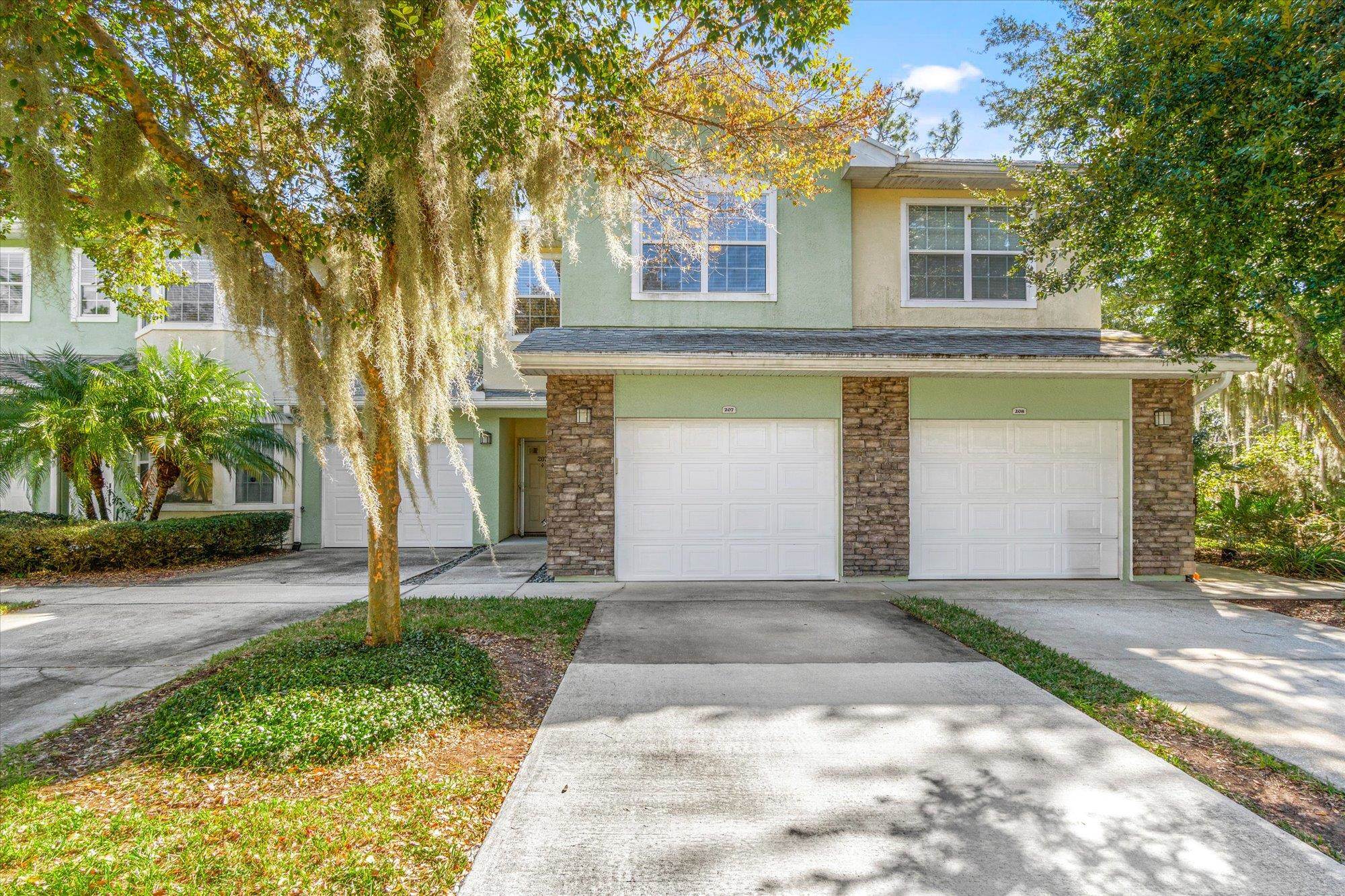 105 E Pine Hollow Trl Unit: 207