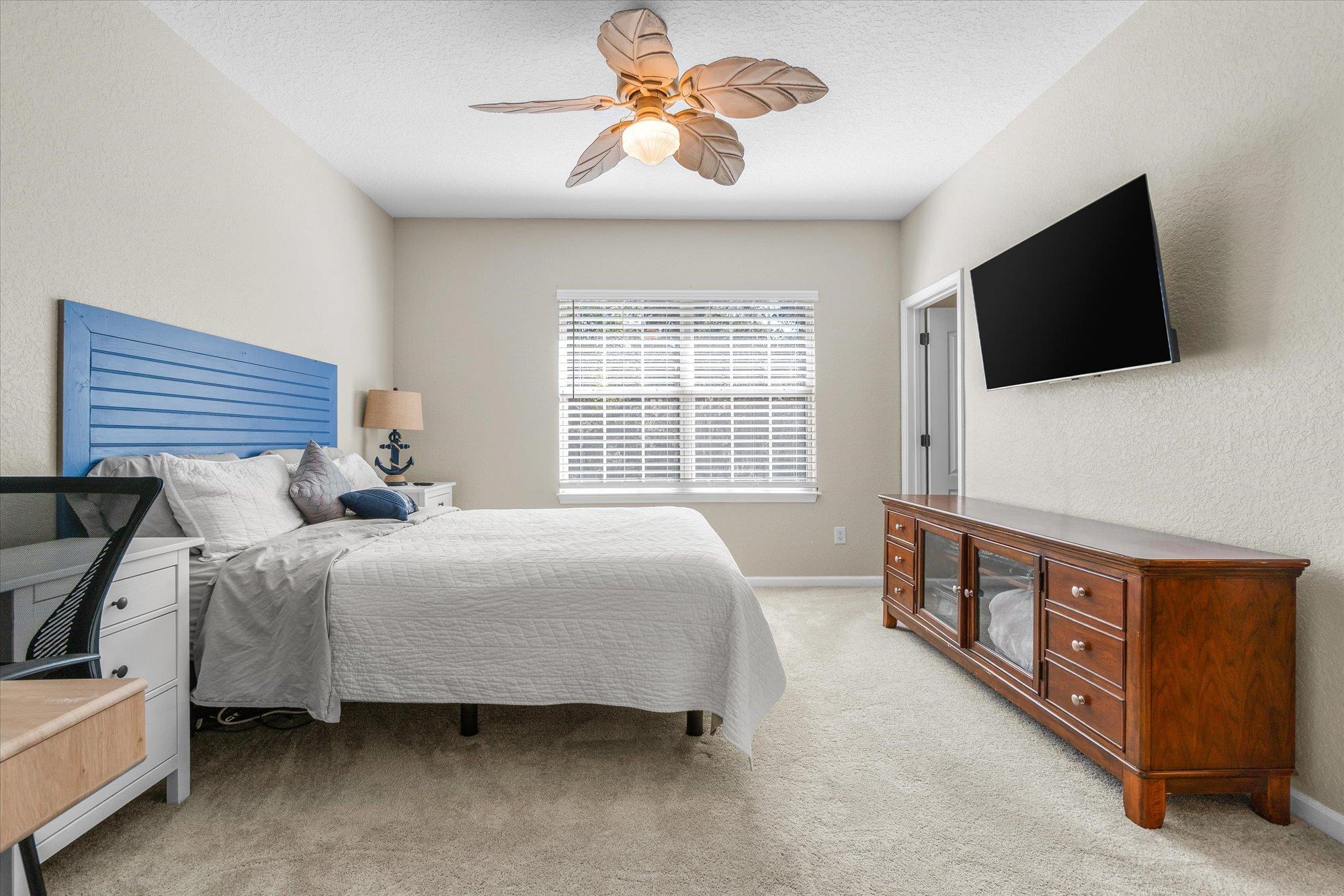 105 E Pine Hollow Trl Unit: 207