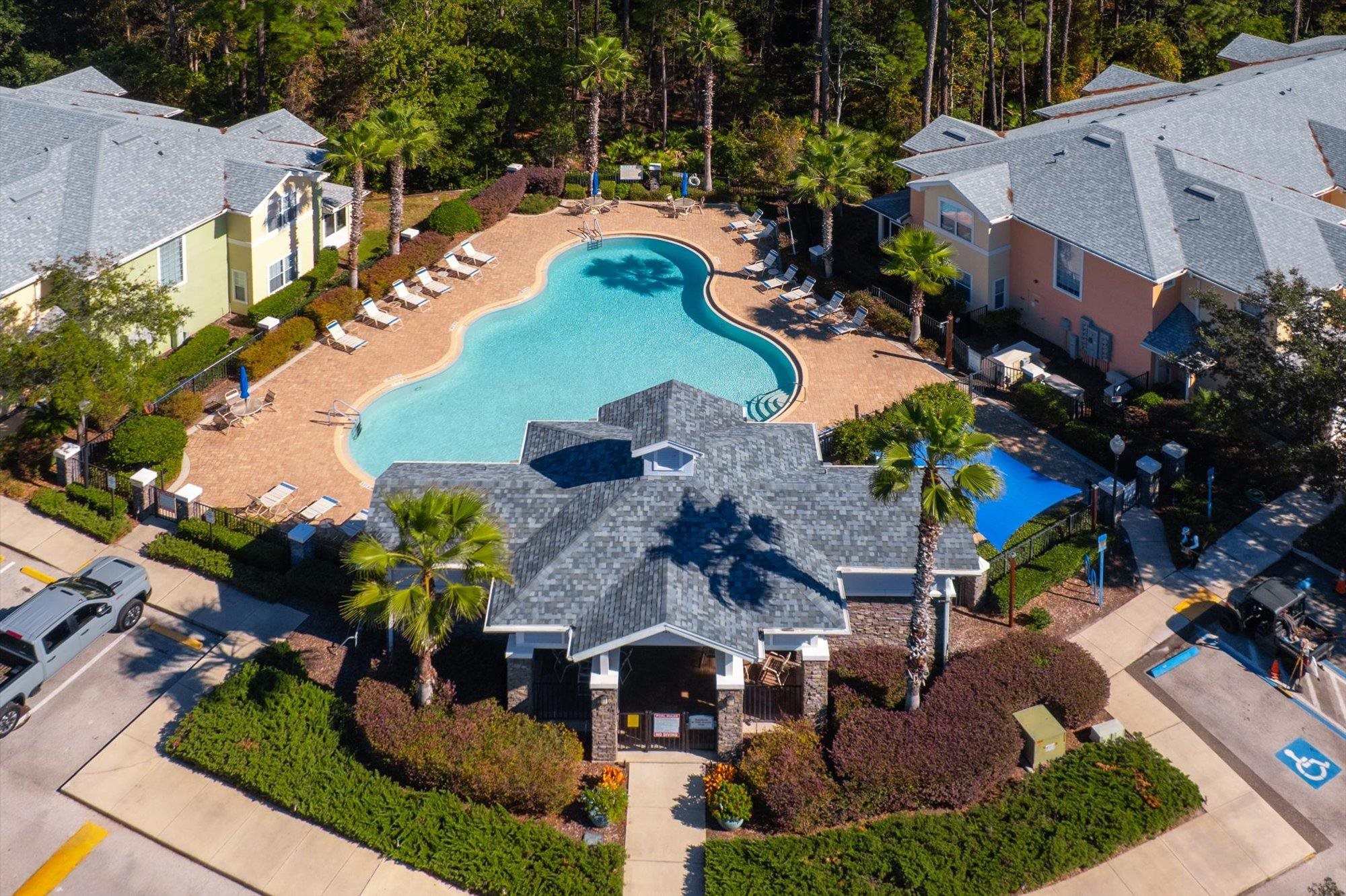 105 E Pine Hollow Trl Unit: 207