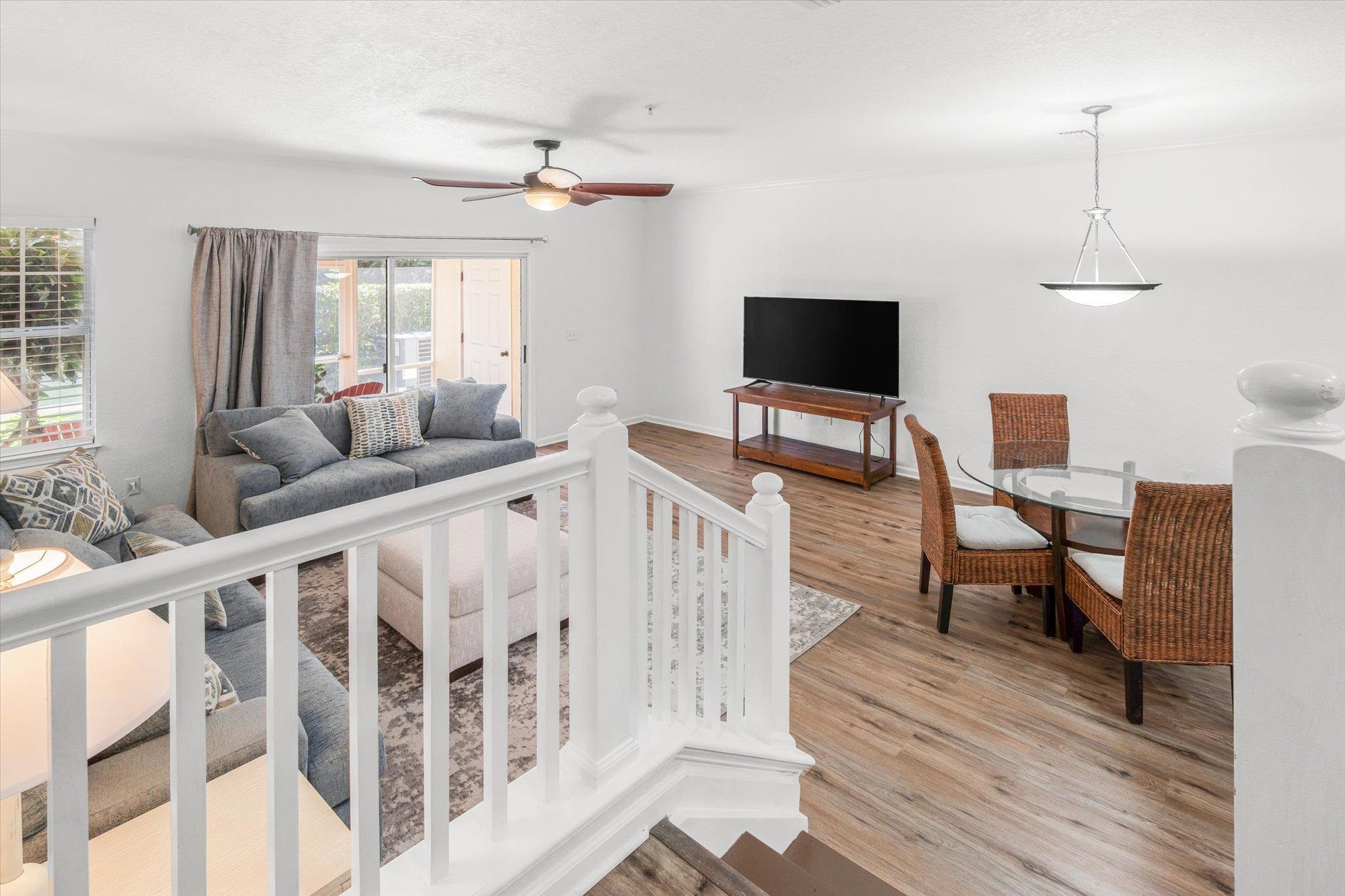 105 E Pine Hollow Trl Unit: 207