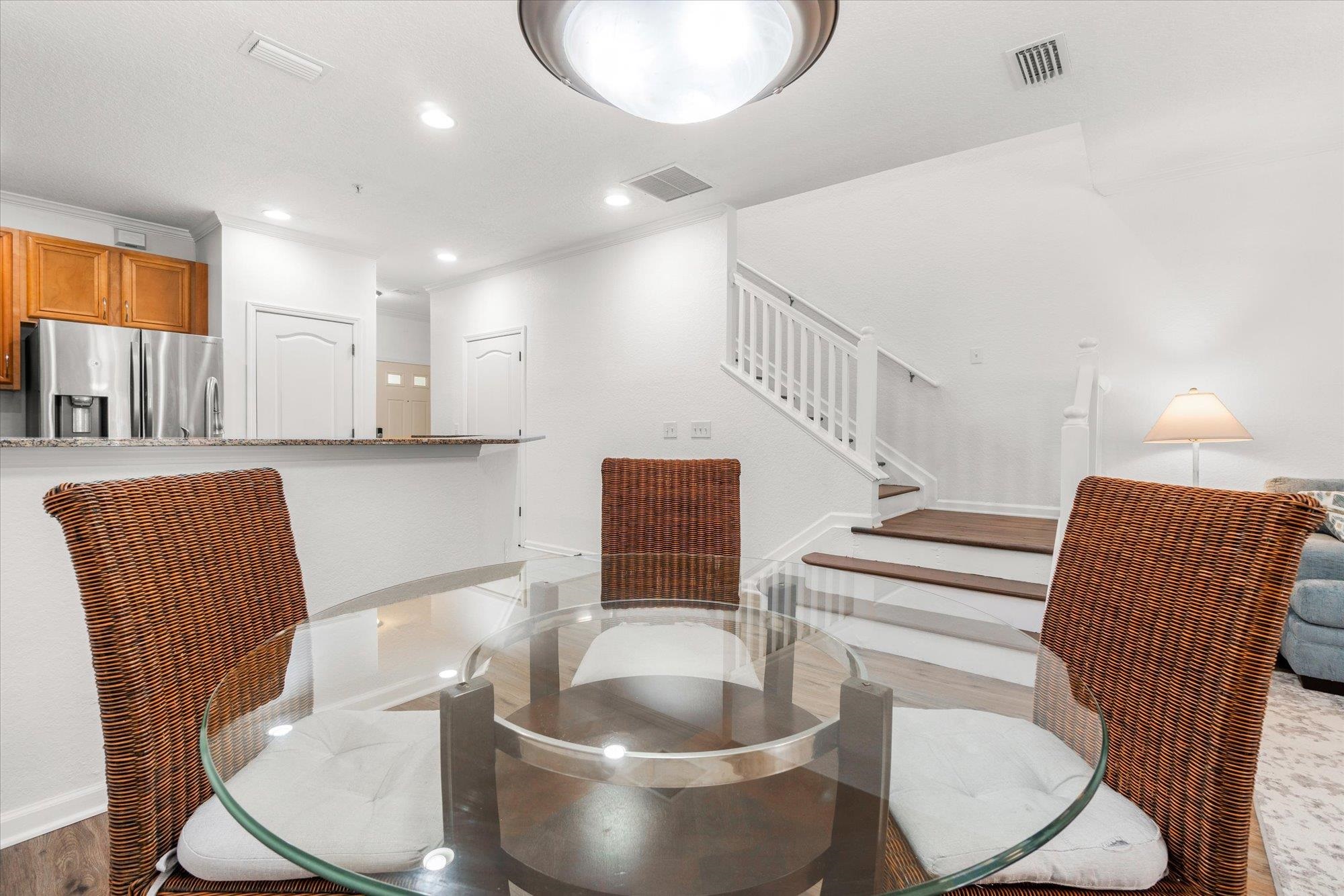 105 E Pine Hollow Trl Unit: 207