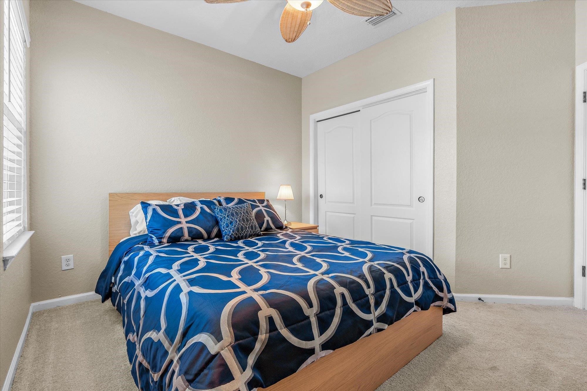 105 E Pine Hollow Trl Unit: 207