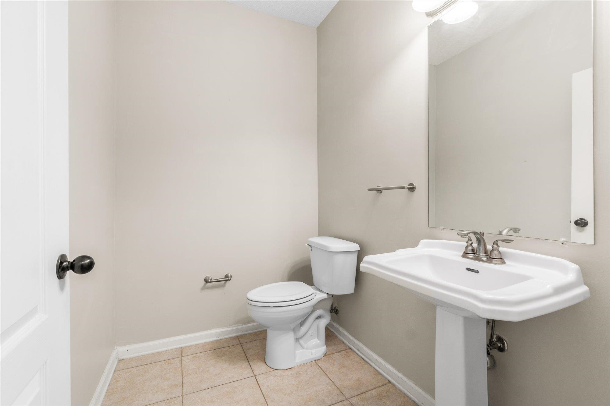 105 E Pine Hollow Trl Unit: 207