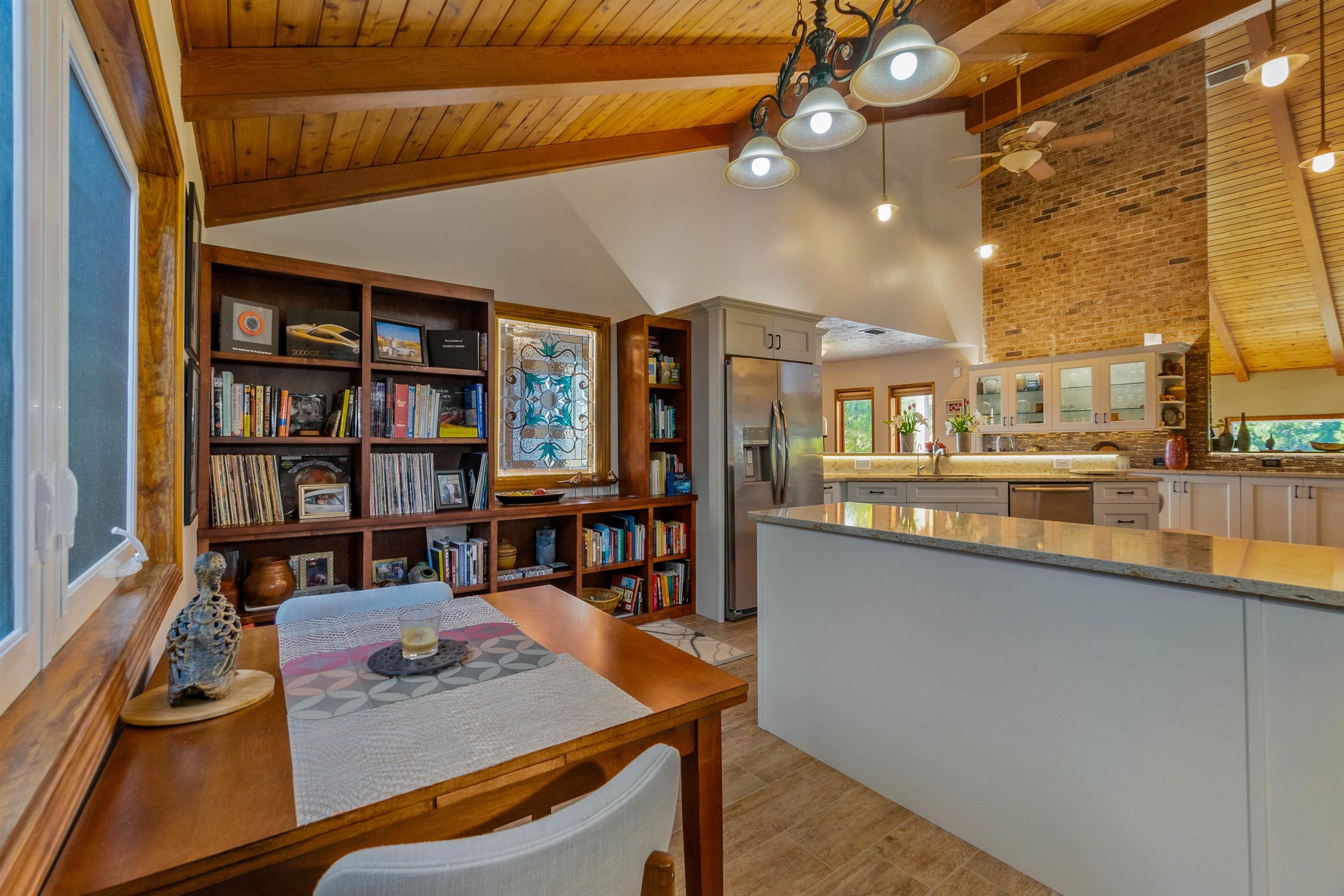160 W Genung St