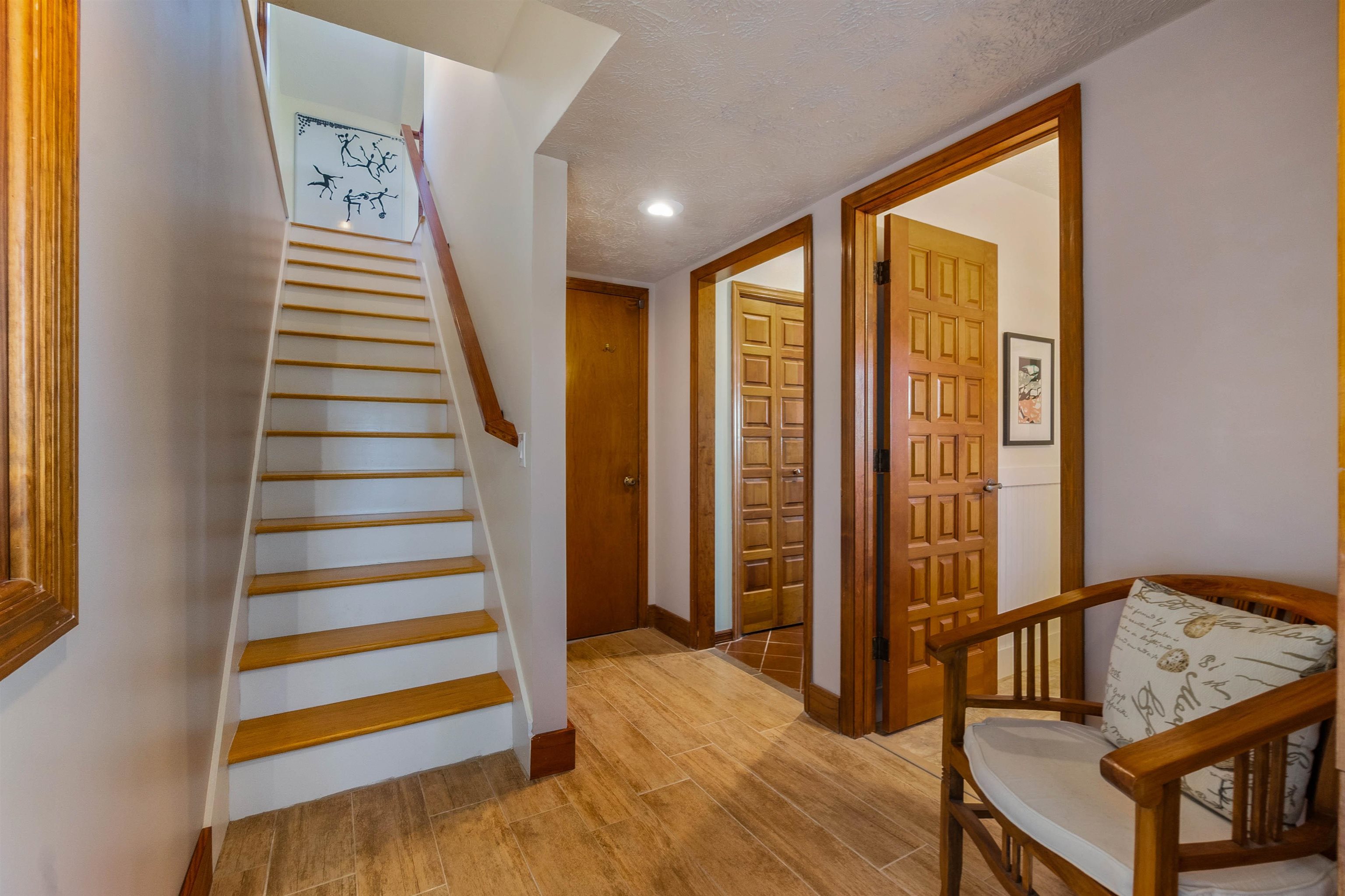 160 W Genung St