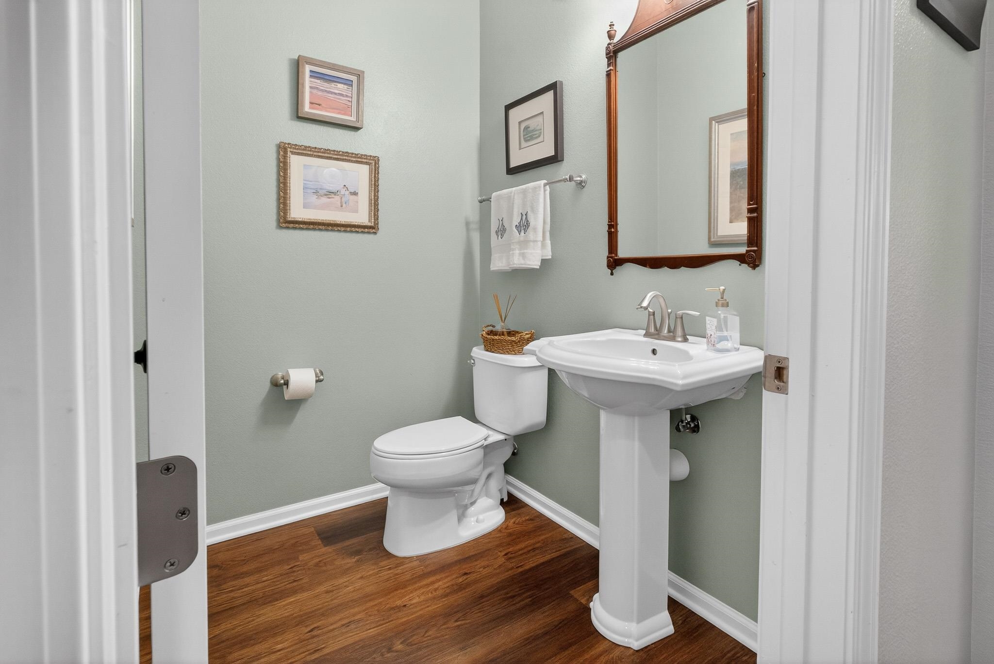 712 Wooded Hamlet Ct