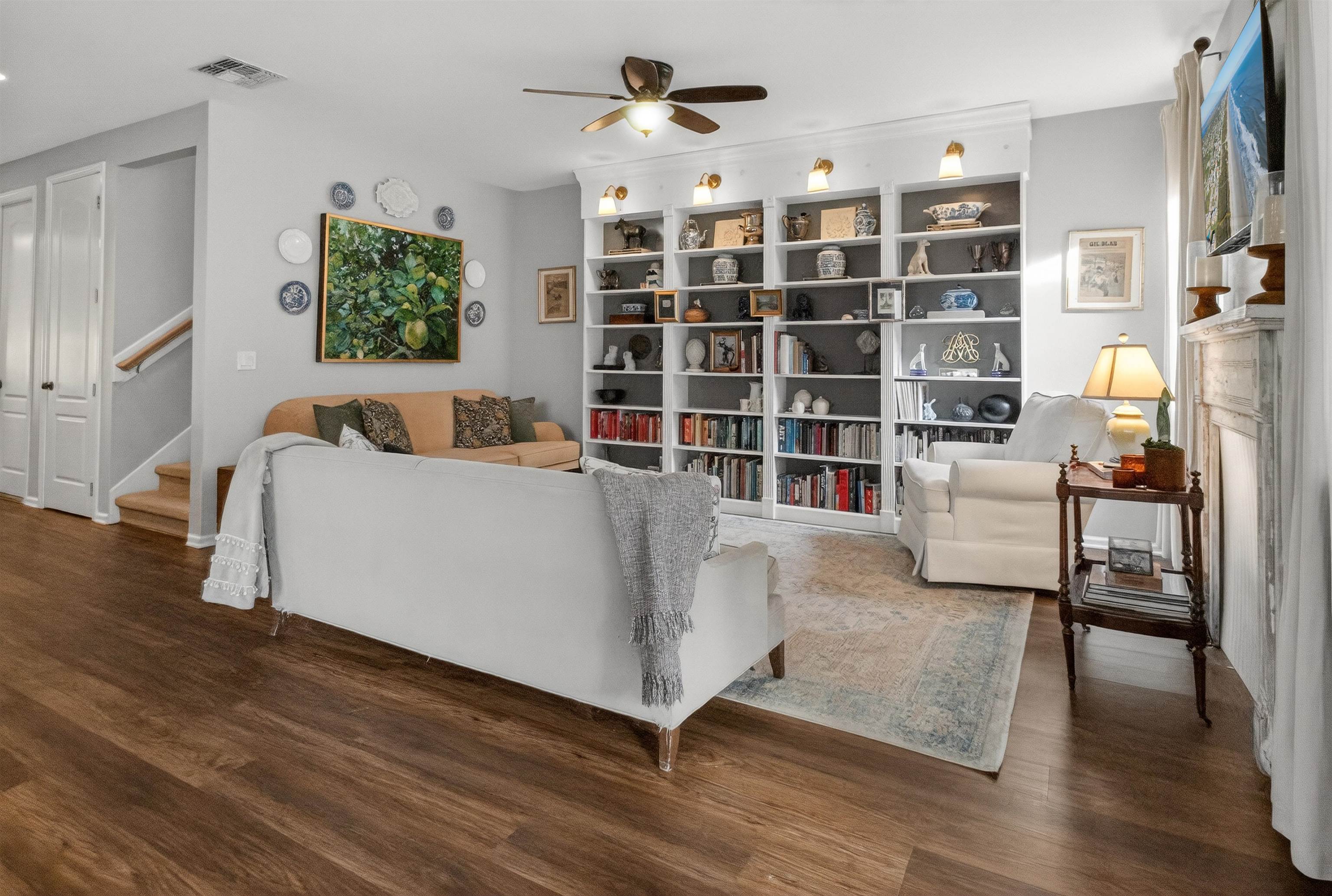 712 Wooded Hamlet Ct