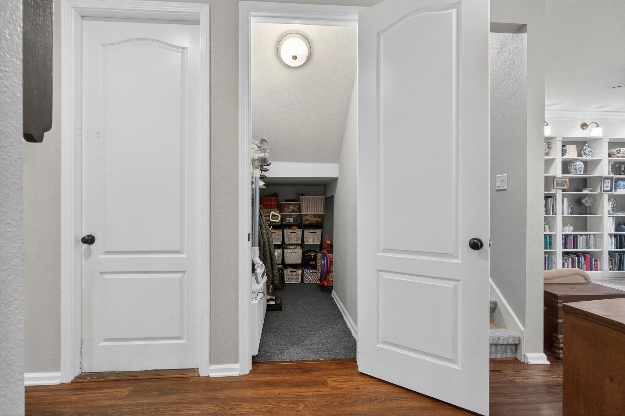 712 Wooded Hamlet Ct